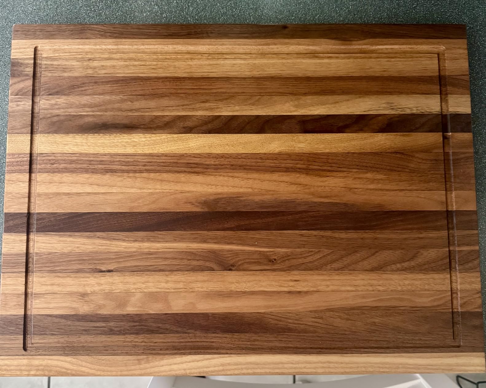 CONSDAN Walnut Cutting Board for Kitchen, USA Grown Hardwood, 20 x 15, with Invisible Inner Handle, Prefinished with Food-Grade Oil, Suitable for Kitchen Edge Grain, 1