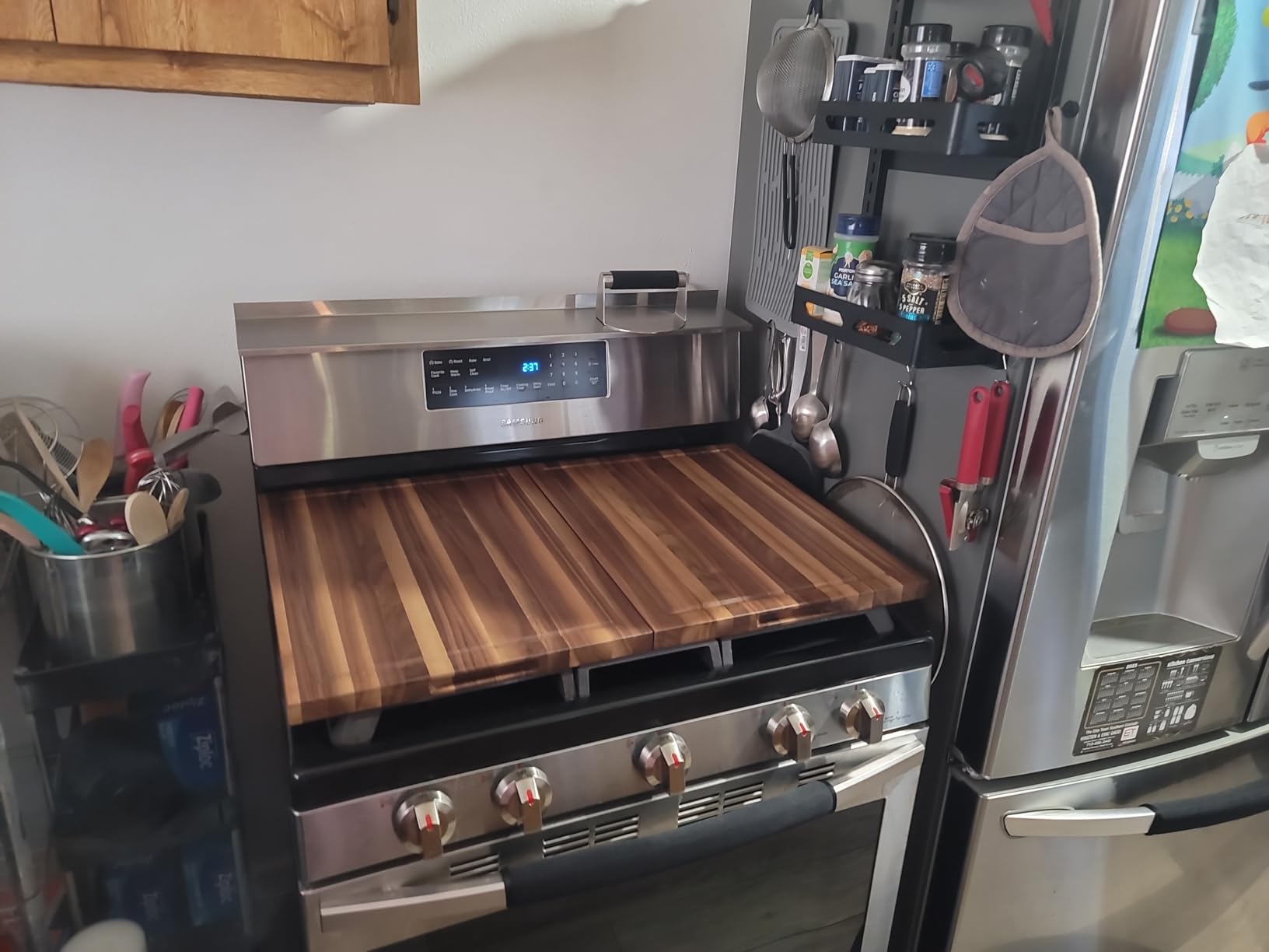 CONSDAN Walnut Cutting Board for Kitchen, USA Grown Hardwood, 20 x 15, with Invisible Inner Handle, Prefinished with Food-Grade Oil, Suitable for Kitchen Edge Grain, 1