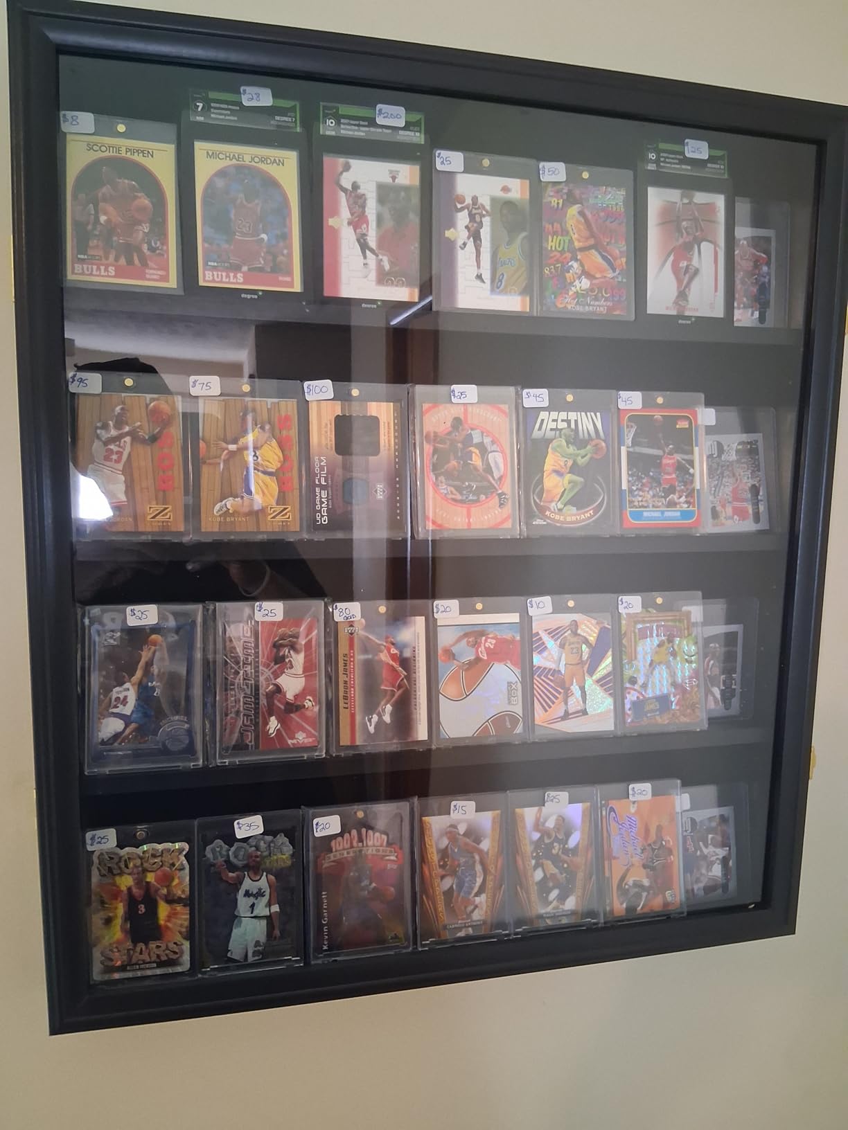Grintus Baseball Card Display Case 24 Graded Sport Card Display Case Wall Mount with Clear View and UV Protection Acrylic Door for Baseball Football Basketball Hockey Trading Card Collection, Black customer photo 2