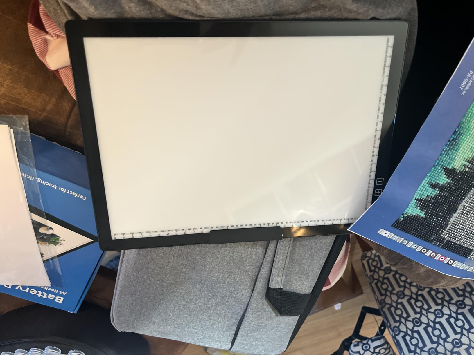 YINGWOND Rechargeable A4 LED Light Pad with Padded Case, Tracing Light Box w/Riser Stands and Paper Clip, 6 Levels of Brightness, Type-c Cable, Wireless Diamond Painting Light Board customer photo 2
