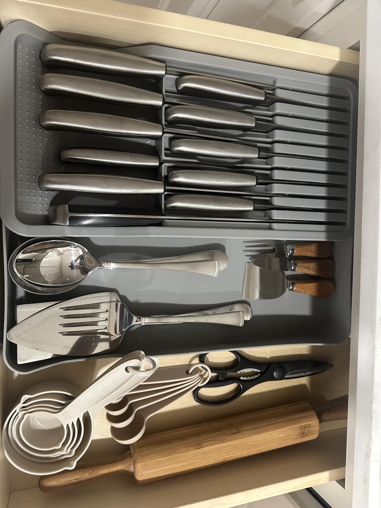 Expandable Drawer Knife Insert Organizer - Plastic Knife Storage Tray for Kitchen Drawers, Adjustable to Fit 11 Knives, BPA-Free, Ventilated, Space-Saving customer photo 2