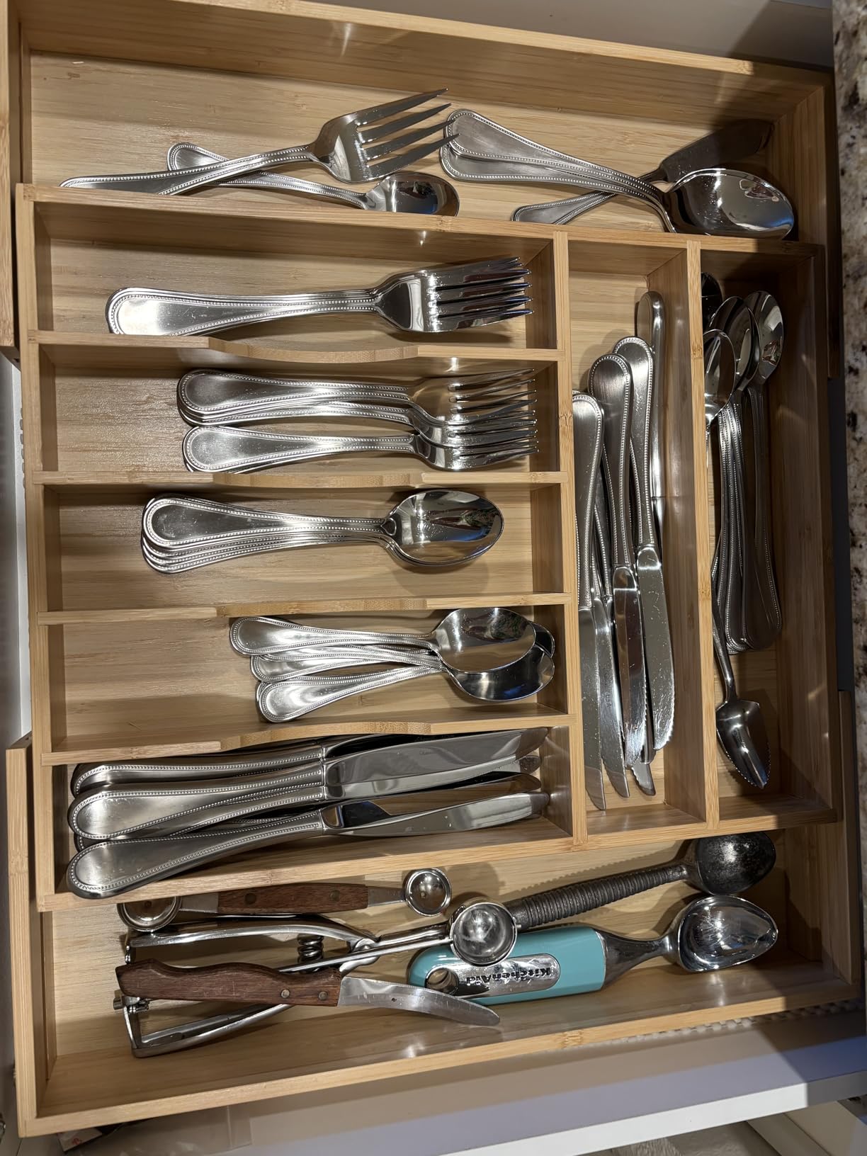 Umilife Large Expandable Kitchen Silverware Utensils Drawer Organizer, 2.5