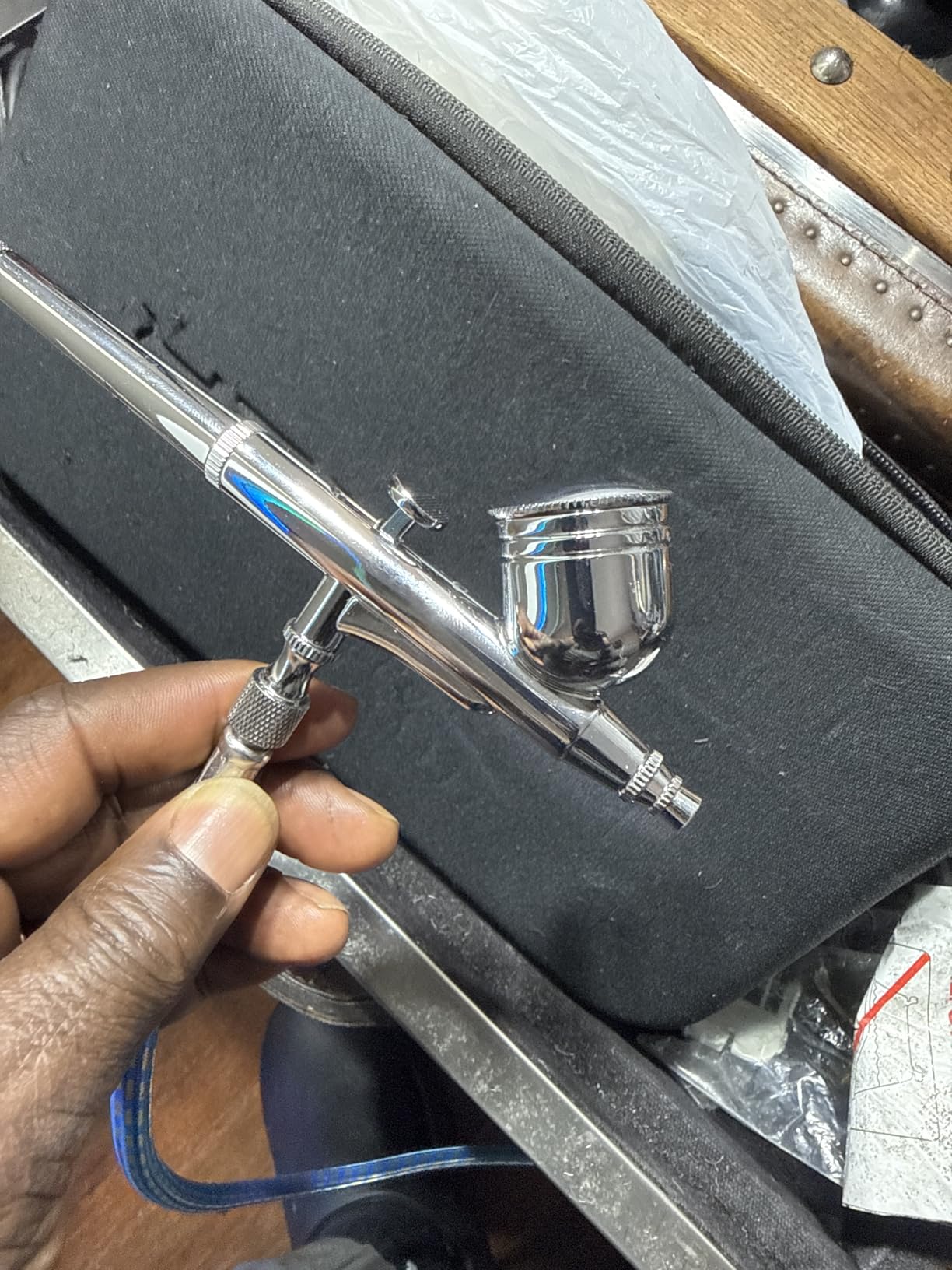 VEVOR Airbrush Kit, Professional Airbrush Set with 1/5 HP Compressor & 3 Airbrushes, Airbrushing System Kit with Multi-Purpose Dual-Action Gravity Feed Airbrushes, Art Nail Cookie Tattoo customer photo 2