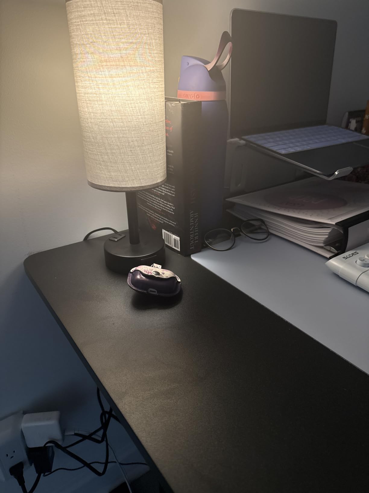 Fenmzee Bedside Table Lamp for Bedroom - 3 Way Dimmable Touch Lamp USB C Charging Ports and AC Outlet, Small Lamp Wood Base Round Flaxen Fabric Shade for Living Room, Desk, LED Bulb Included customer photo 1