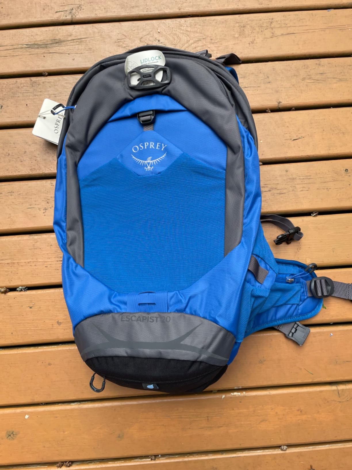 Osprey Escapist 20L Biking Backpack, Black, Medium/Large customer photo 2