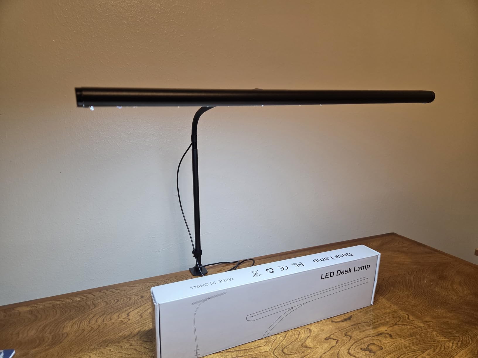 Airlonv LED Desk Lamp for Office Home, Eye-Caring Desk Light with Stepless Dimming Adjustable Flexible Gooseneck, 10W USB Adapter Desk Lamp with Clamp for Reading, Study, Workbench (Black) customer photo 1