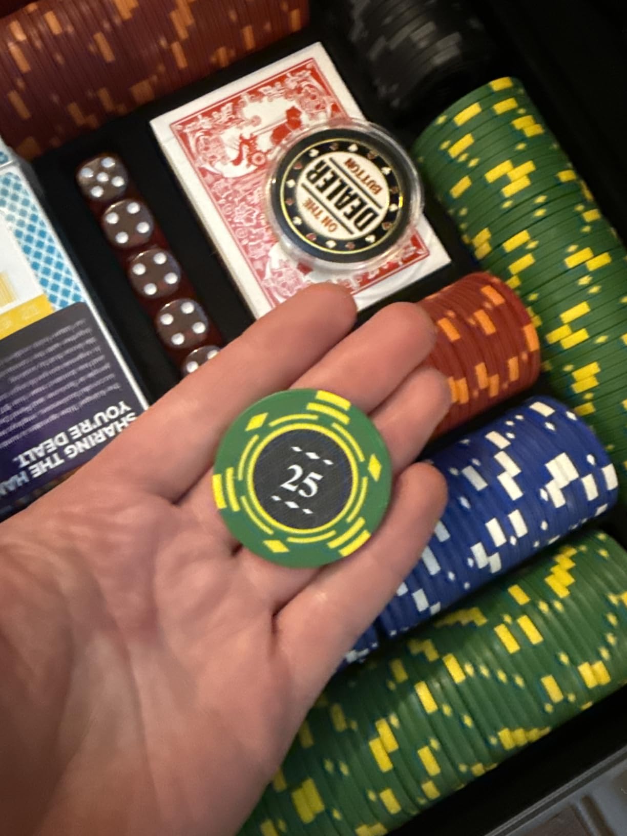 Boyzhood Poker Chips,400PCS 14 Gram Clay Poker Chip Set with Deluxe Travel Case, Numbered Chips,Poker Set for Texas Holden Blackjack Gambling. customer photo 2