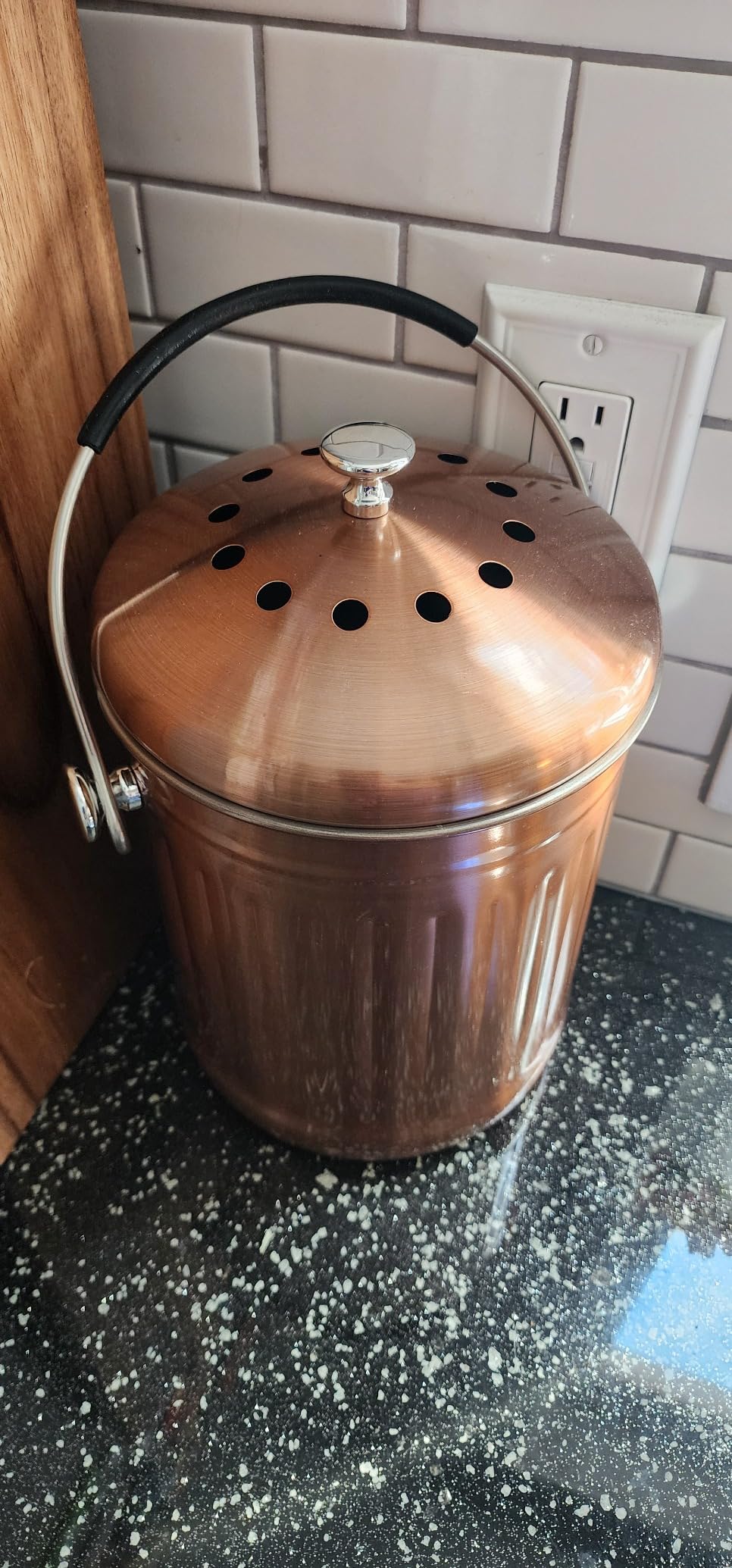 ENLOY Compost Bin for Kitchen Countertop, 1.3 Gallon Matte Copper Stainless Steel Compost Bucket with Lid, Odorless Food Waste Bucket with 2 Charcoal Filters, Indoor Compost Pail with SOFT-GRIP Handle customer photo 2