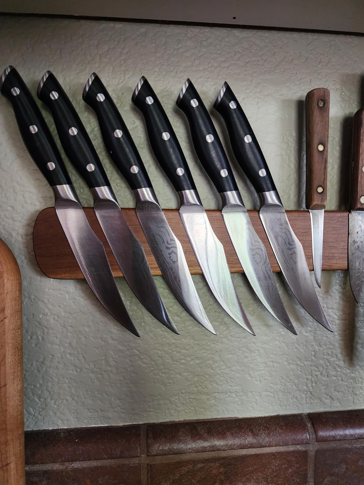 CoquusAid Steak Knives Set of 8, 4.8 Inch Straight Edge Ultra Sharp Durable Meat knives with Rest, High Carbon Stainless Steel Damascus Pattern Triple Rivet Handle, Ideal for Home Restaurant Party customer photo 2