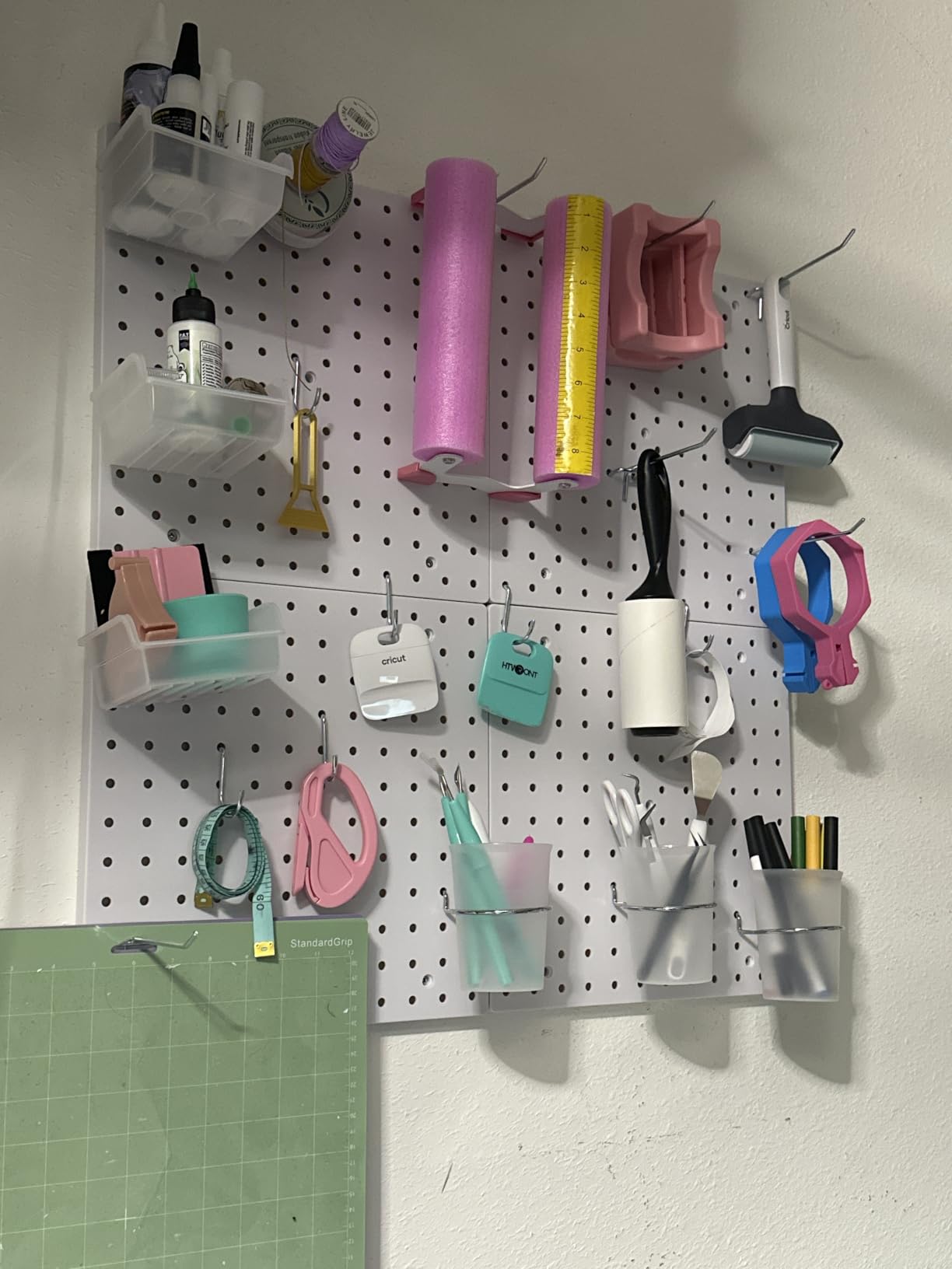 FZK Peg Board with Hooks, Plastic Pegboard Kit with 4 White Pegboards and Accessories, Peg Board Wall Organizer for Office and Craft Room customer photo 1