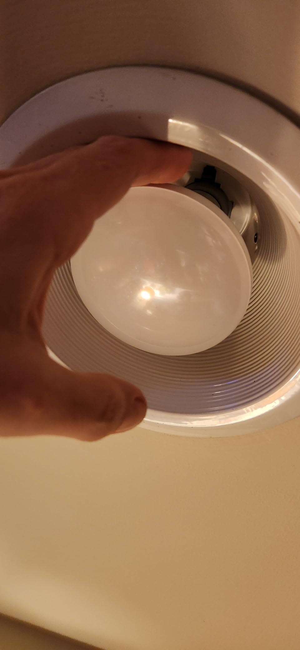 Feit Electric BR30 LED Light Bulb, 100W Equivalent, Dimmable, 5CCT, E26 Medium Base, 90 CRI, 1400 Lumens, Adjustable White, 15.5 Years Lifetime, 2 Pack, BR30100DM5CCTCA15K/2 customer photo 2