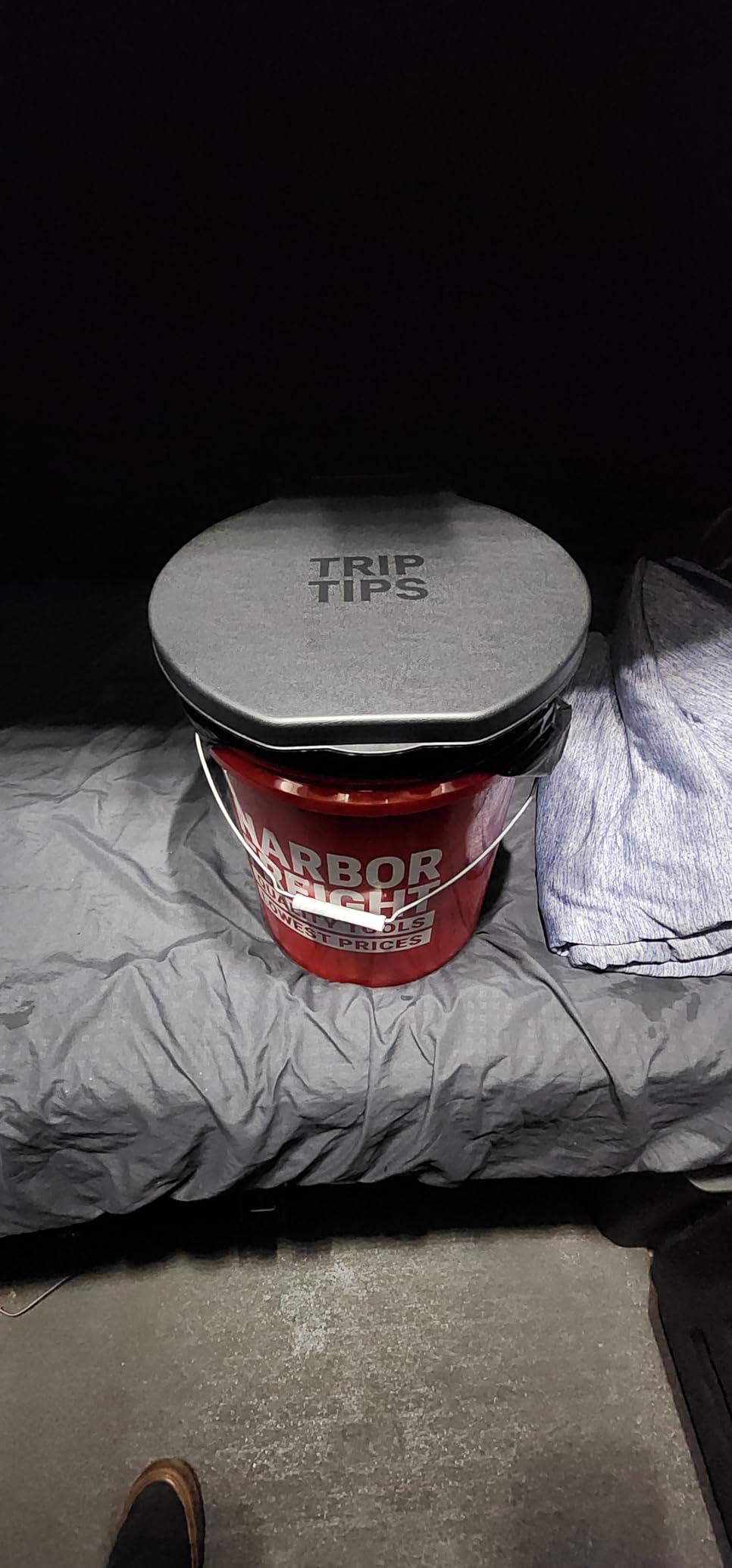 TRIPTIPS Portable Toilet with Soft Cushion, 5 Gallon Rotatable Lid, Adults and Kids Camping Toilet Seat customer photo 2