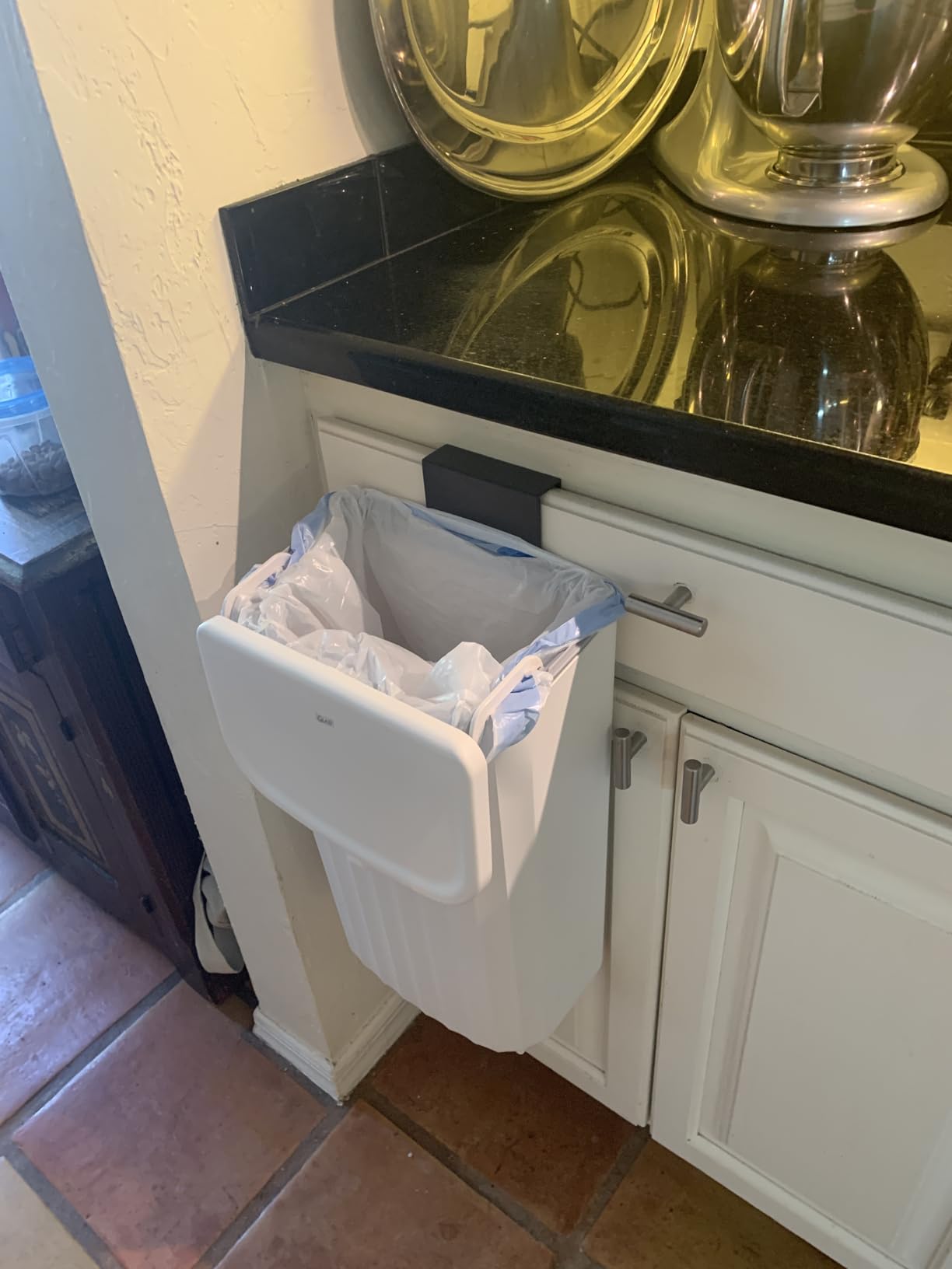 Glad Roomate Under Counter Waste Bin | Space Saving Small Trash Can for Kitchen Cabinet, Bathroom or Office | Dual Lid for Ease of Opening, 12 Liter, White customer photo 1