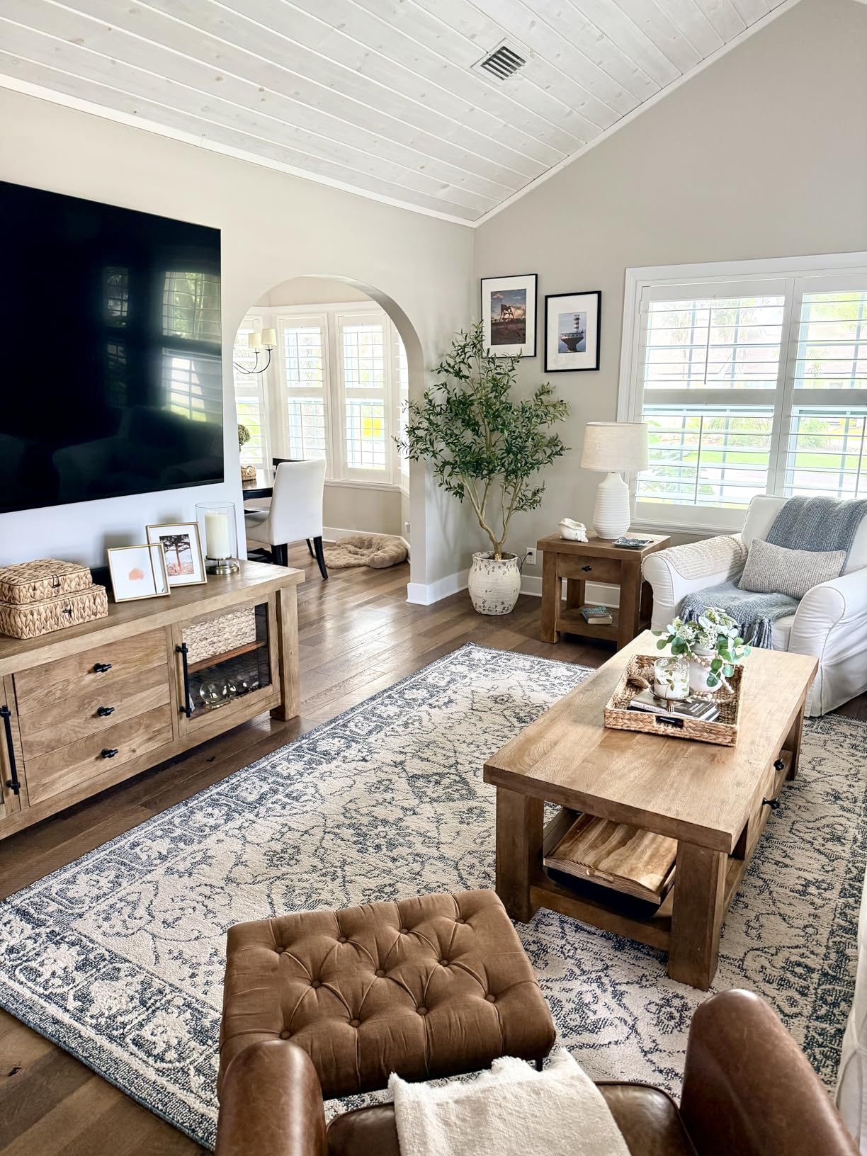Loloi Magnolia Home by Joanna Gaines Gigi Collection GIG-01 Grey/Ivory 7'-10