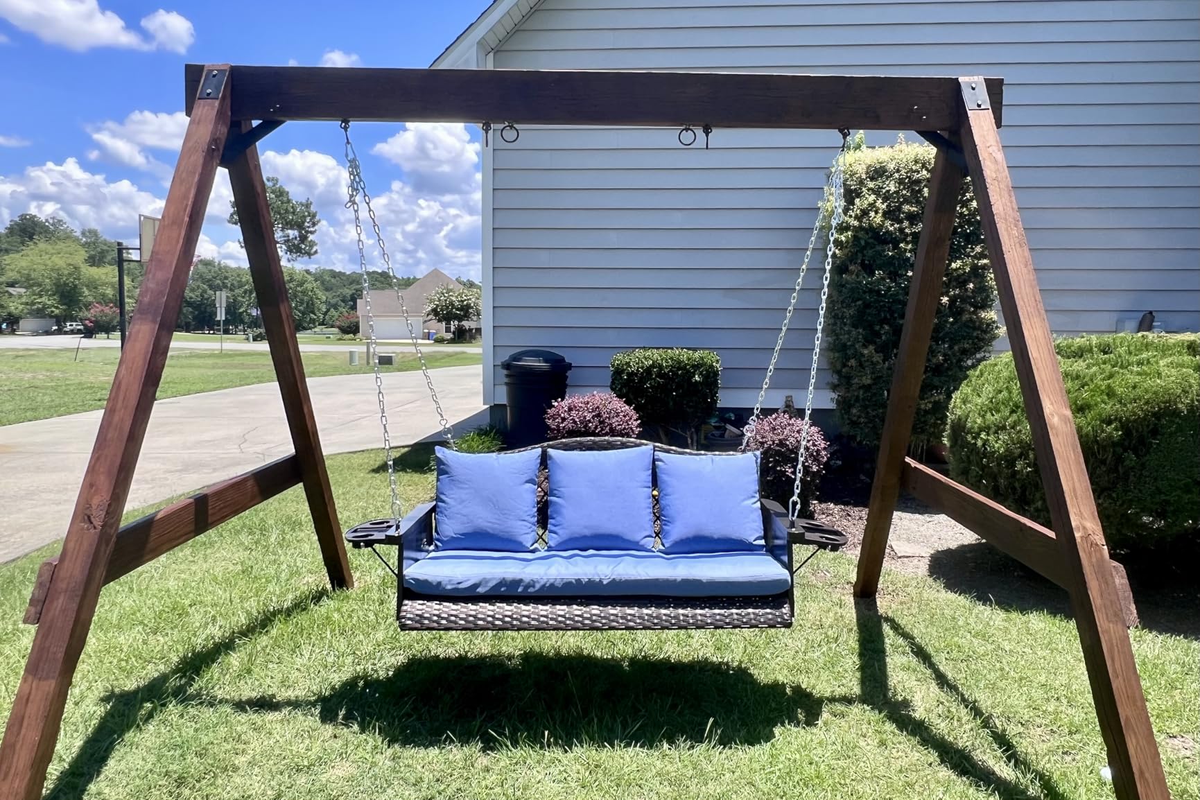 ZZW Upgraded Wicker Hanging Porch Swing Heavy Duty 900lbs 3-Seat Outdoor Patio Swing Chair Bench for Adult w/ 8.9ft Hanging Chains Cushions and Cup Holder customer photo 1