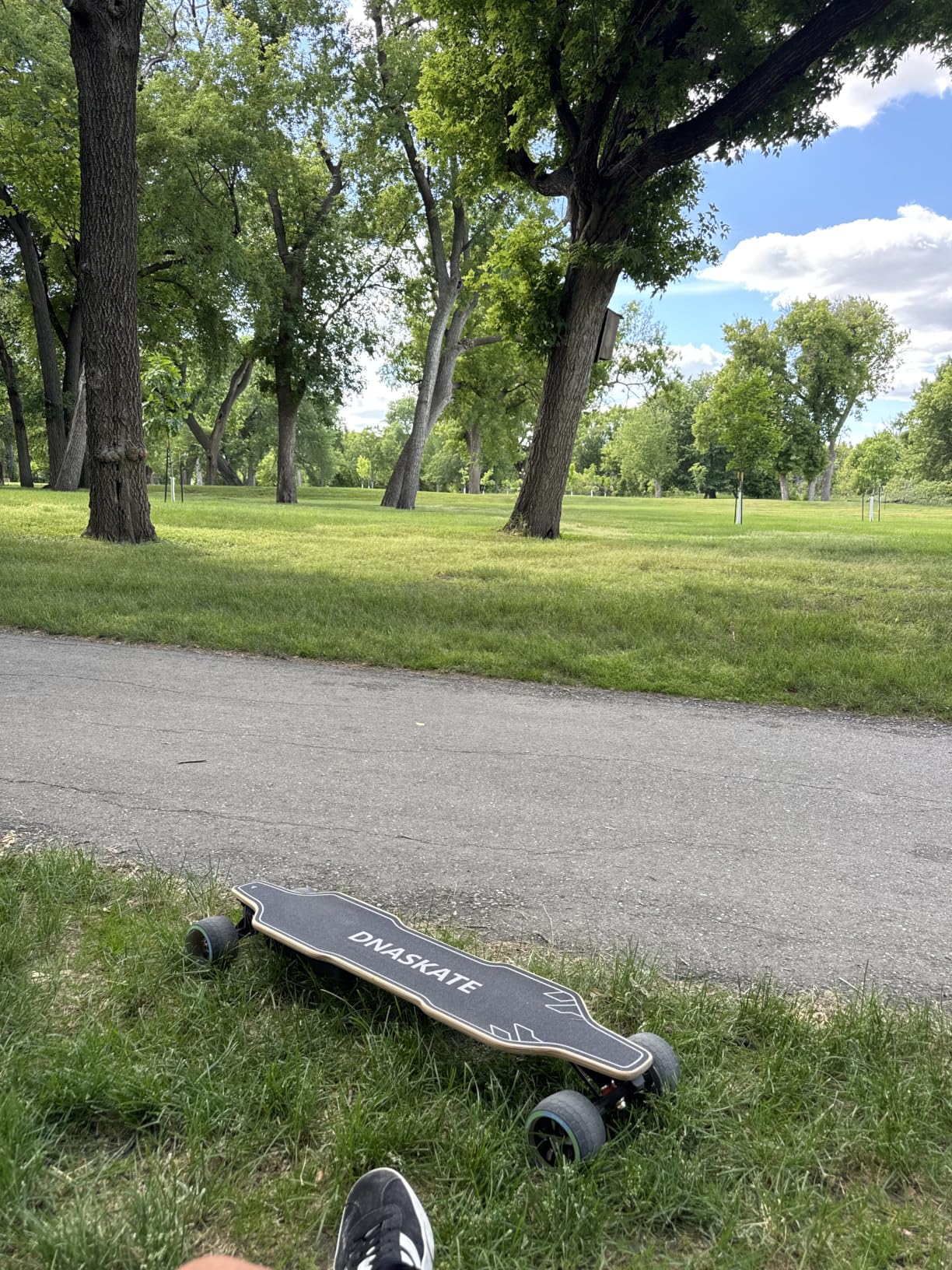 V4/V20 Electric Skateboard with Remote, 28 Mph Top Speed,22 Miles Range,1200W Hub-Motor, Longboard Skateboard for Adults &Teens customer photo 1