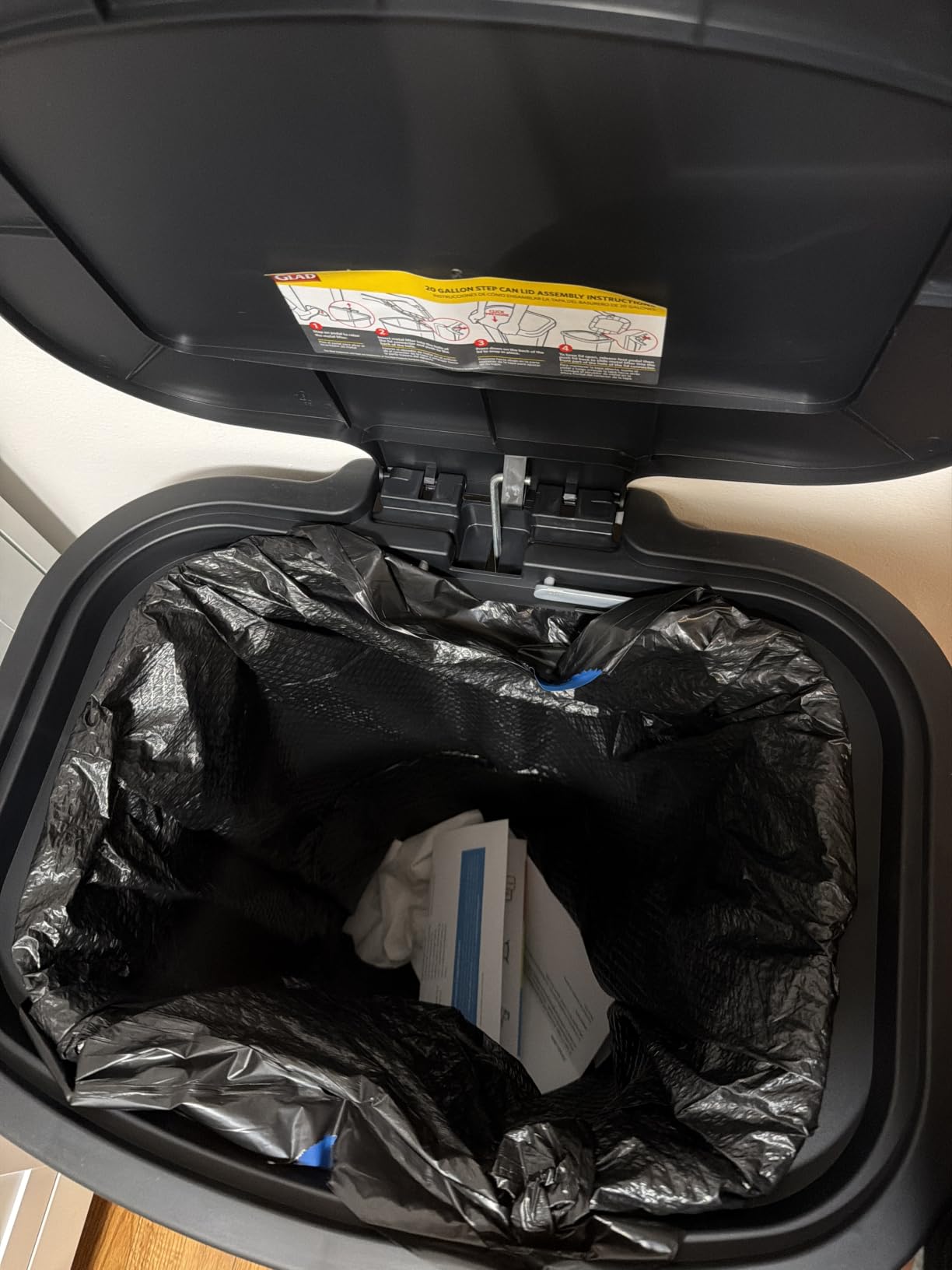 Glad Premium 13 Gallon Trash Can with Clorox Odor Protection | Plastic Kitchen Waste Bin | Hands Free with Stainless Steel Foot Pedal and Garbage Bag Rings, Black customer photo 2