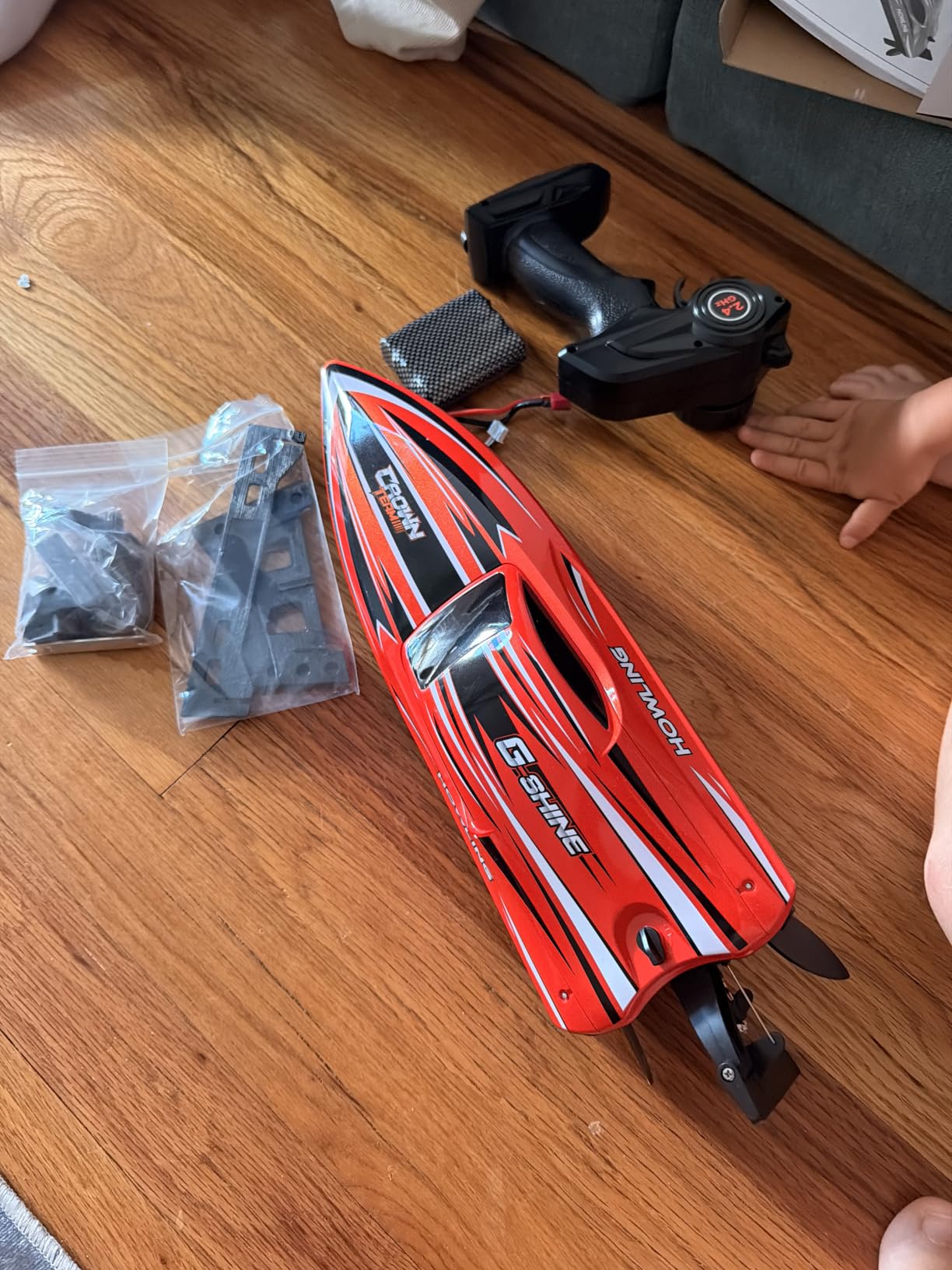 BEZGAR RC Boat, 16 inch Big Brushless Remote Control Boat for Adults and Kids, 55 KPH Large Fast RC Speed Boats with 2000mAh Battery, Ideal Waterproof Toy Boats for Lakes - HJ818PRO Red customer photo 1
