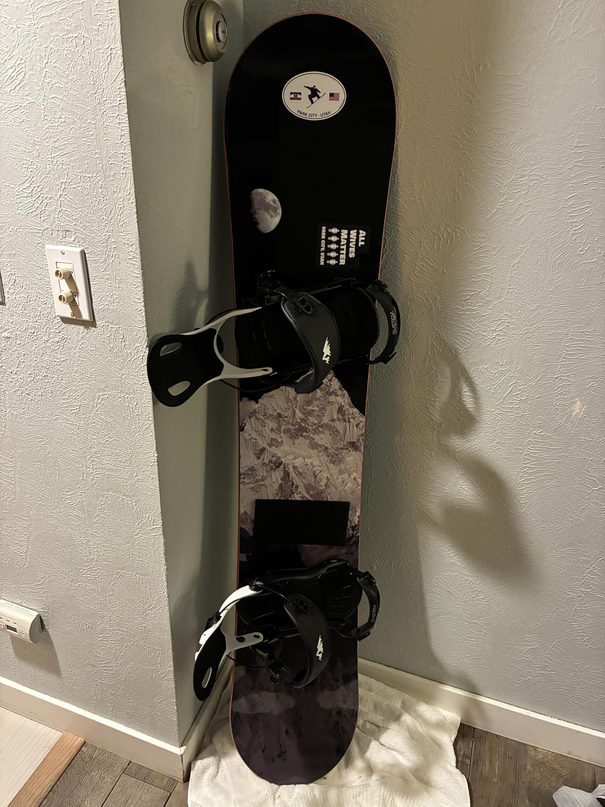 System MTN Snowboard and MTN Rear Entry Step in Bindings w/Pro Twist Boots Men's Complete Snowboard Package customer photo 2