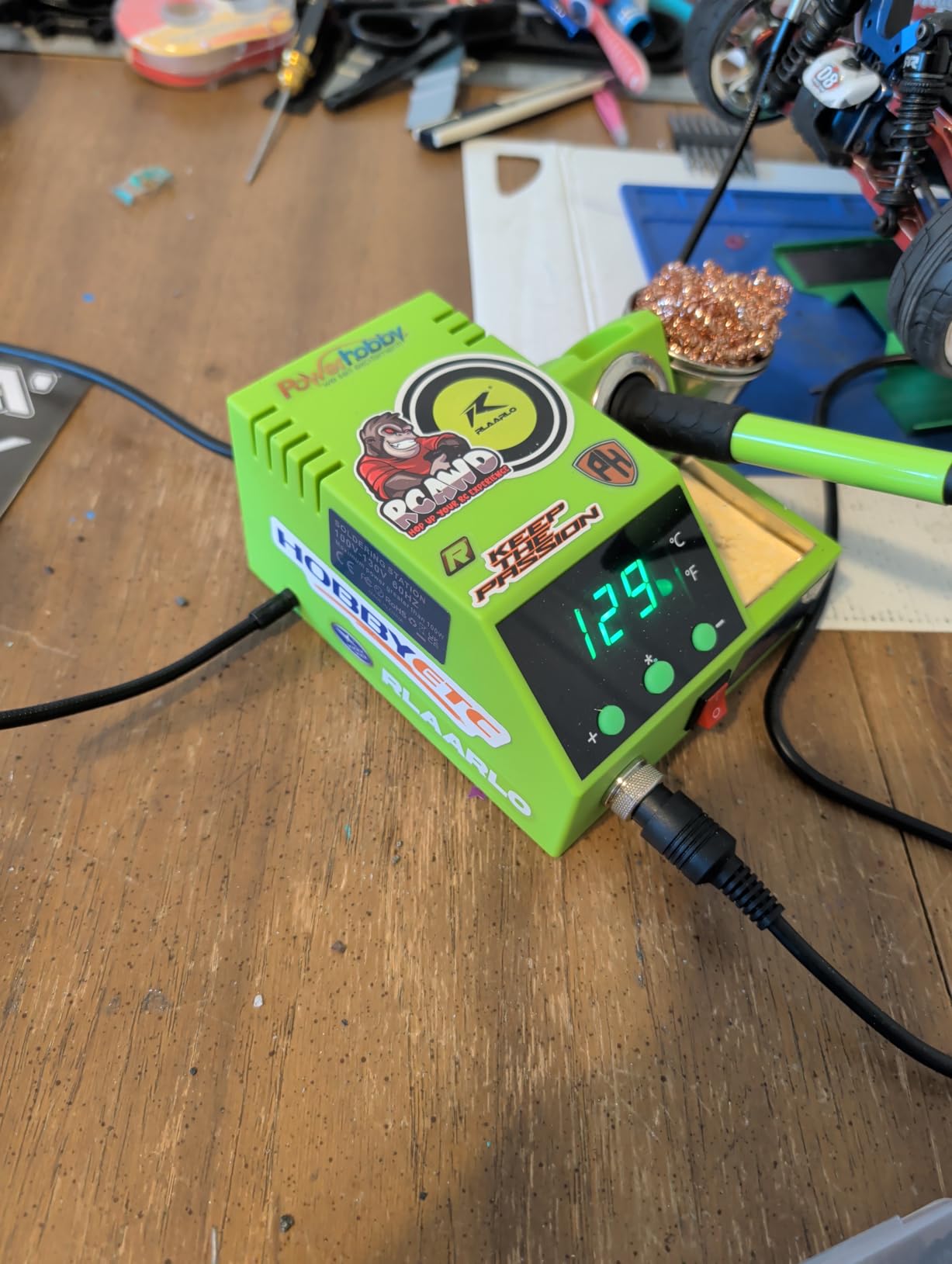 Soldering Station, 100W Digital Display Soldering Iron Station Kit with 2 Helping Hands, 356F - 896F, Auto Sleep, C/F Conversion, Solder Wire, Tips, Stand, Pump, Tweezers, Tip Cleaner, Green customer photo 1