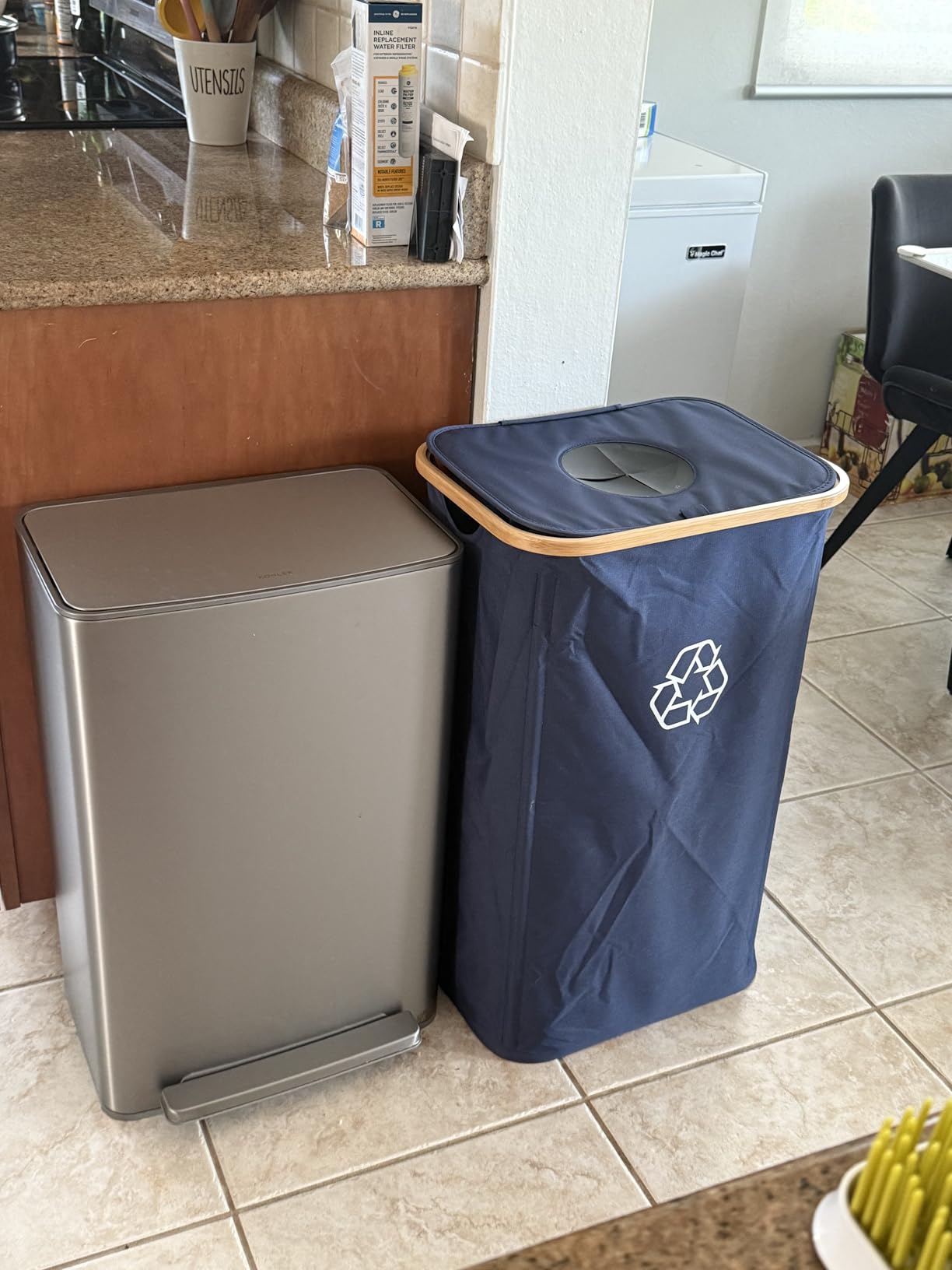 SpaceAid Recycling Bin for Kitchen 26 Gallon, 100L Recycle Bin with Lid and 2 Reusable Inner Bags, for Bottle Can Glass Plastic Stickers, Blue customer photo 1