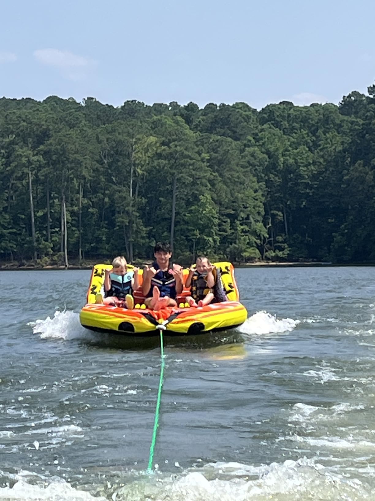 VEVOR Towable Tube for Boating, 1-4 Riders Inflatable Boat Tubes and Towables, 680lbs Water Sport Towable Tube for Boat to Pull - with Full Nylon Cover, 22 Grab Handles, Dual Tow Points & Safety Valve customer photo 2