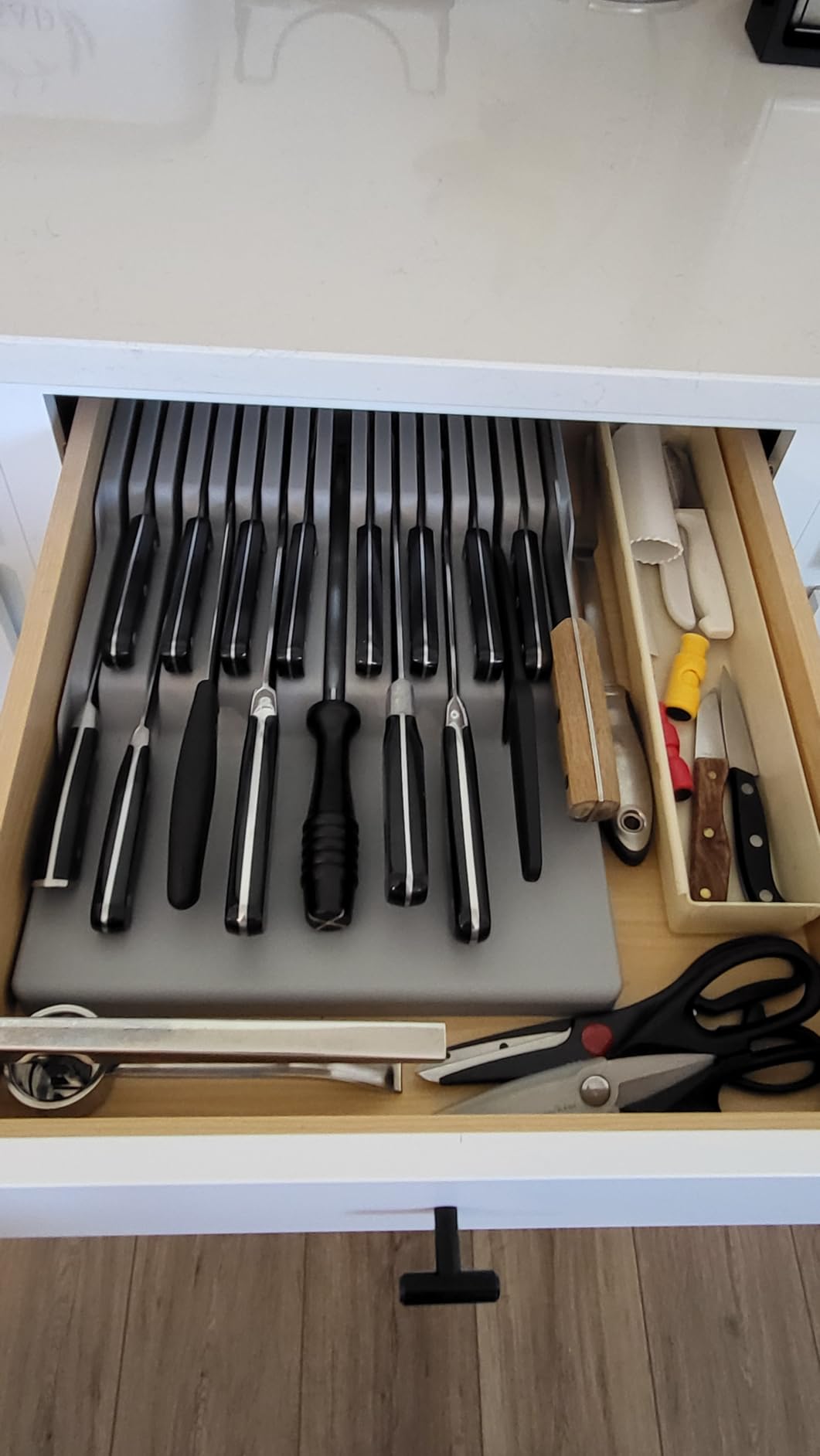 Lifewit Magnetic Drawer Knife Organizers Insert, Kitchen Plastic In Drawer Knife Block Slots, Steak Chefs Knives Holder Storage for 16 Knives and 1 Sharpening Steel, Extra Large, Gray customer photo 1