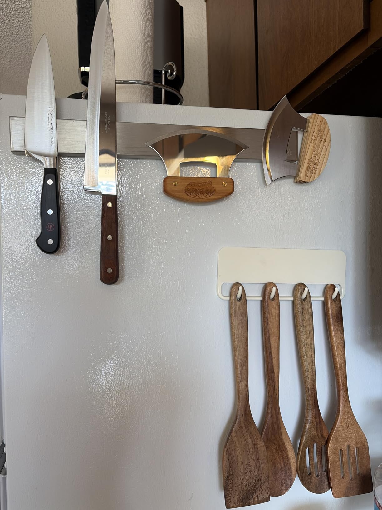 Cutluxe Magnetic Knife Holder for Wall and Fridge - 16