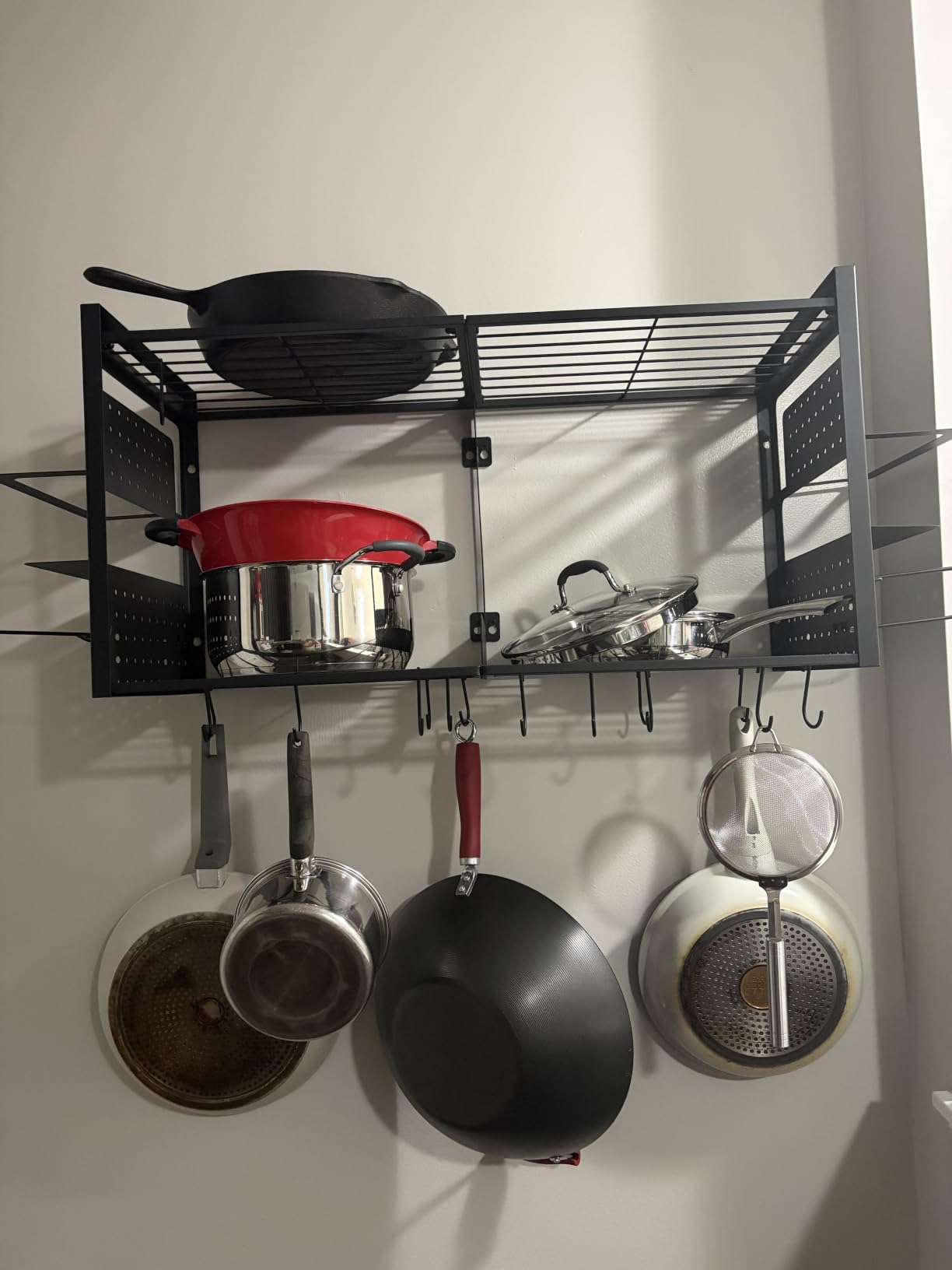 31 Inch Pot Rack Wall Mounted, 3 in 1 Pots and Pans Organizer with 2 tier Kitchen Racks & Pot Lid Organizer Holder and 20 Hooks, Heavy Duty Hanging Pot Hanger for Kitchen Cookware, Utensils, Black customer photo 1