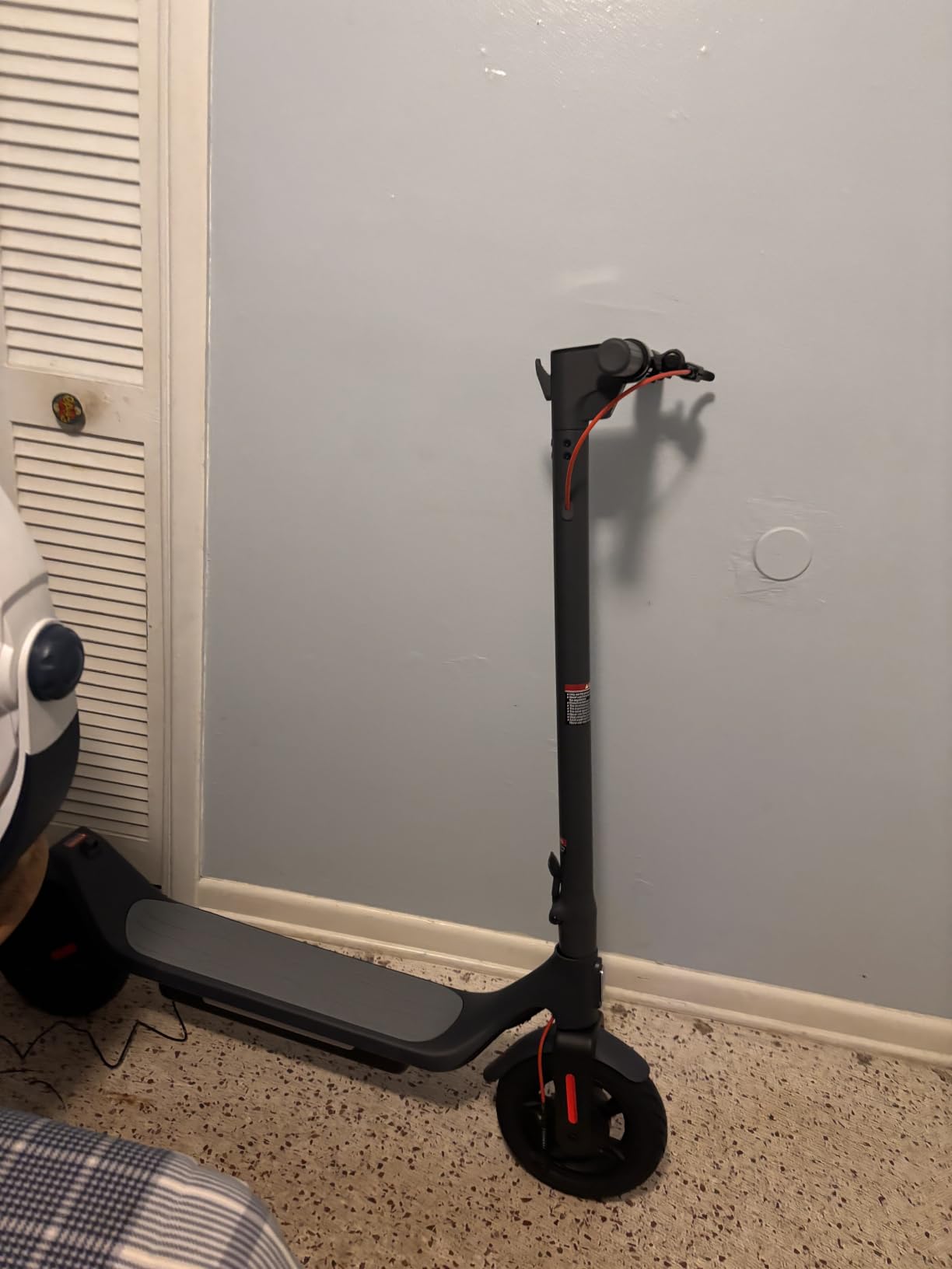 MEGAWHEELS Electric Scooter, Electric Scooter Adults Teens, 10in Pneumatic Tires, 350/500/600W Motor, 19/31 Miles Range, 15.5mph E Scooter with Smart APP Control for Commuting, Outdoor, Short Travel Gift customer photo 1