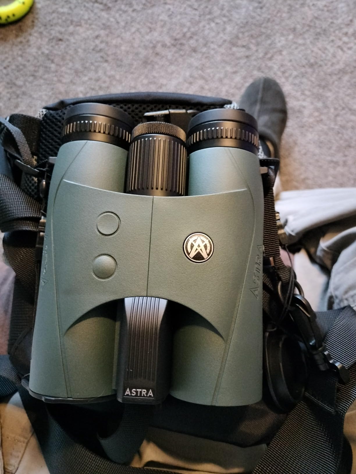 Astra Optix Laser Rangefinder Binoculars 10x42 for Hunting, Shooting & Golf - 2600 Yard Range, Built-in Ballistics, HD LCD Display, Fast 0.1s ±1 Yard Accuracy (2600 Yard Version) customer photo 2