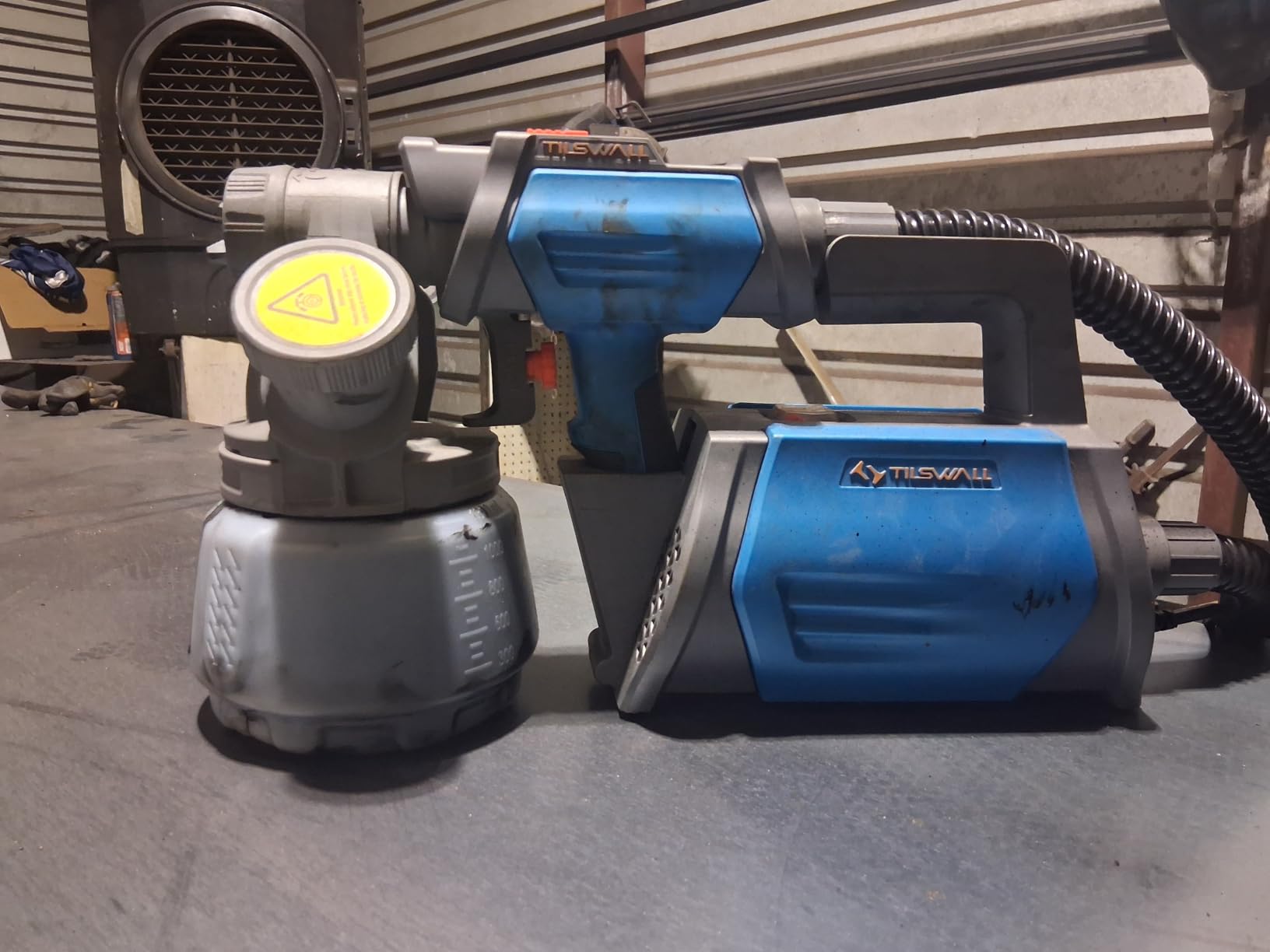 Tilswall Paint Sprayer Shark 800 HVLP Spray Paint Gun, 800W Electric Paint Sprayer Gun with 4 Nozzles & 3 Patterns for House Painting Furniture Cabinets Fence Home Walls(Blue, 1300 ml) customer photo 1