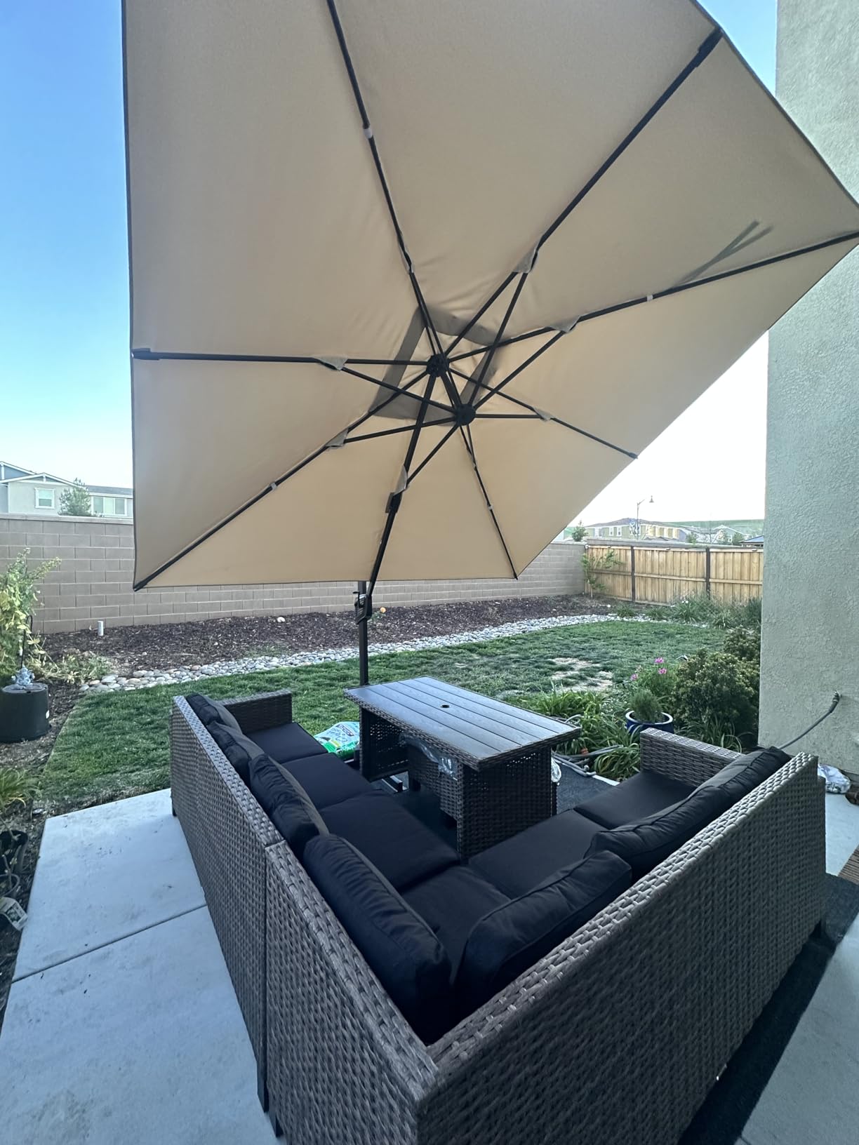 HOMSHADE 10 ft Square Cantilever Patio Umbrella with Base Included, Solar Lights Large Umbrella Outdoor Patio with 360 Degree Rotation & Tilting, LED Lighted Offset Umbrellas w/Stand for Pool Deck customer photo 1