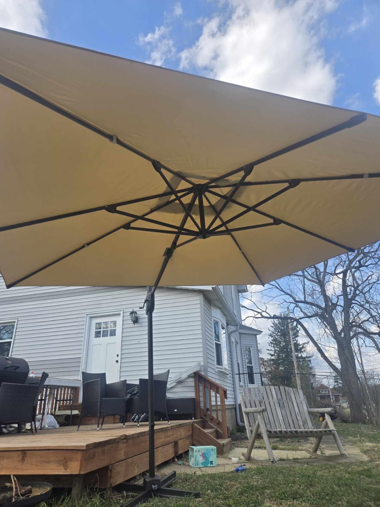 HOMSHADE 10 ft Square Cantilever Patio Umbrella with Base Included, Solar Lights Large Umbrella Outdoor Patio with 360 Degree Rotation & Tilting, LED Lighted Offset Umbrellas w/Stand for Pool Deck customer photo 2