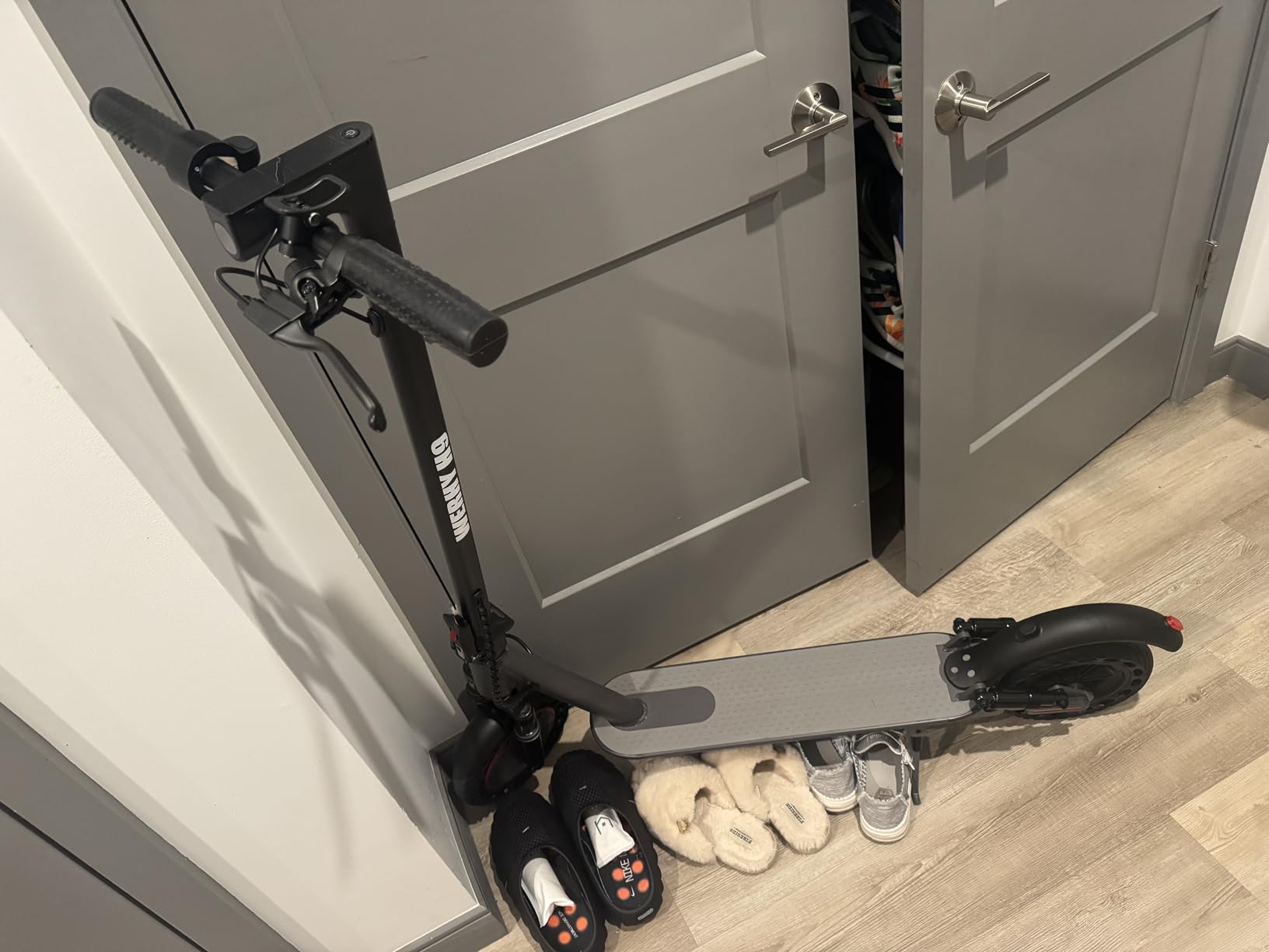 WERHY Electric Scooter, 500W/800W/1000W Powerful Motor & 19/22 MPH Top Speed, 16/25 Miles Range, Folding E Scooter with Dual Braking for Teens and Adults customer photo 2