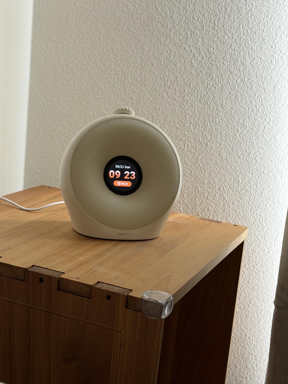 Dekala Sunrise Alarm Clock for Heavy Sleepers with Pulse Wake, Sunset Sound Machine with Breathing Ambient Light, Loud Alarm for Bedrooms, Wake Up Light, Digital Color Display & 7 Themes, No App customer photo 2