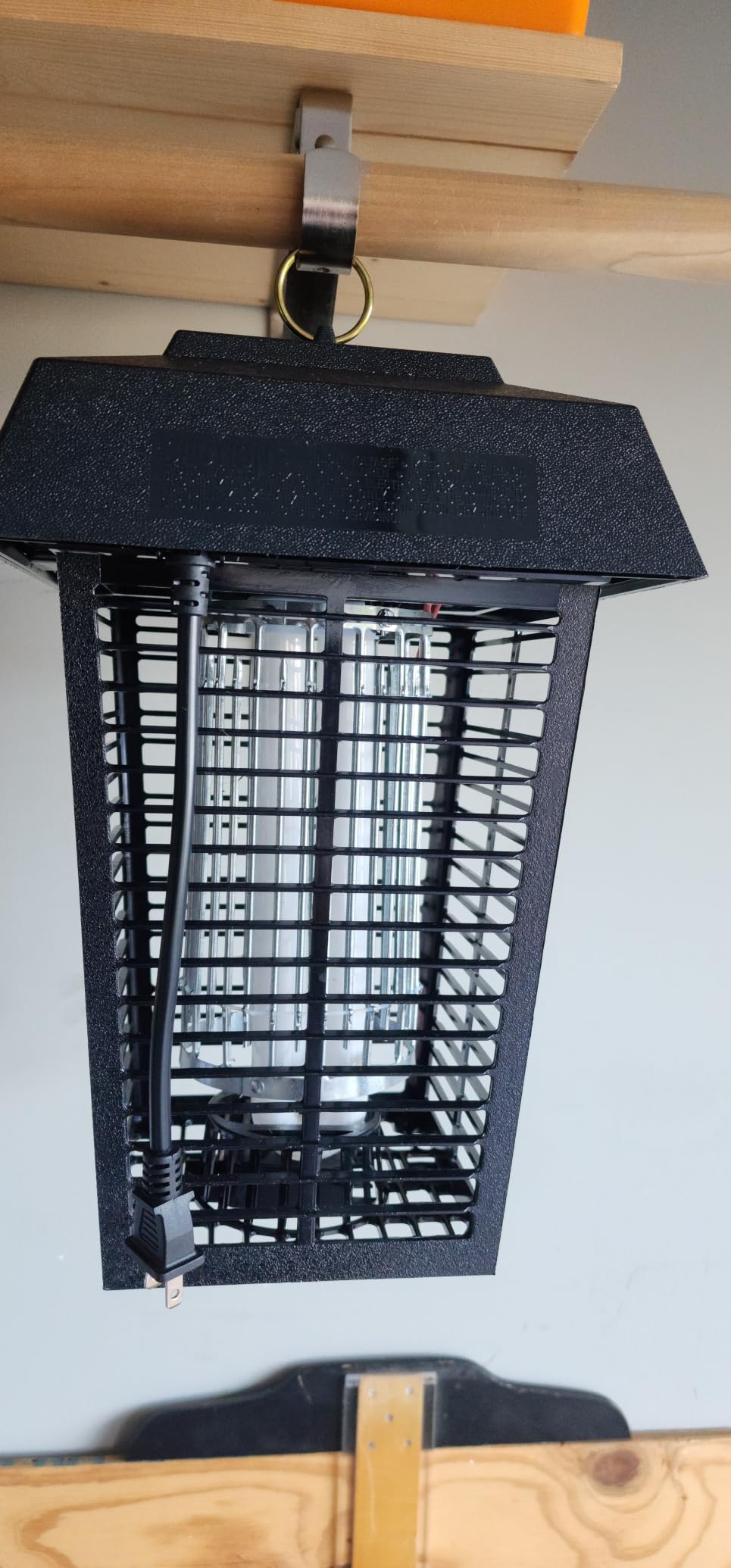 Flowtron Bug Zapper, 1 Acre of Outdoor Coverage with Powerful 40W Bulb & 5600V Instant Killing Grid, Electric Insect, Fly & Mosquito Zapper, Made in The USA customer photo 1