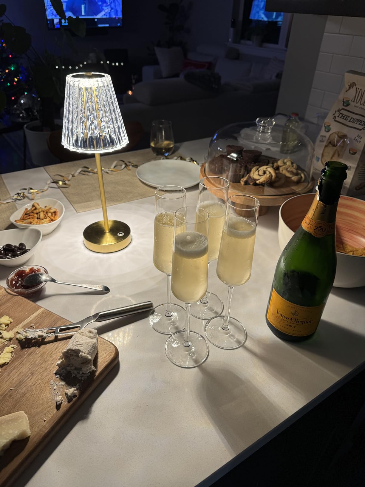 Zwiesel Glas Pure Champagne Glass (Set of 6), Champagne Flutes with Effervescent Point, Made in Germany customer photo 1