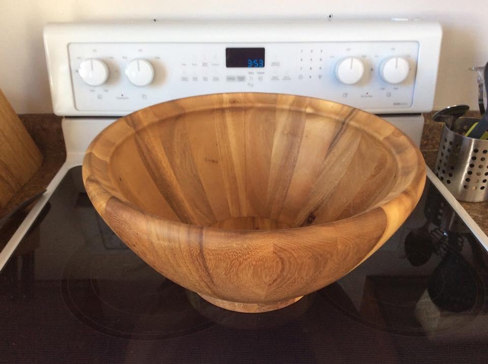 Ironwood Salinas Extra Large Fruit and Salad Bowl, Acacia Wood customer photo 1
