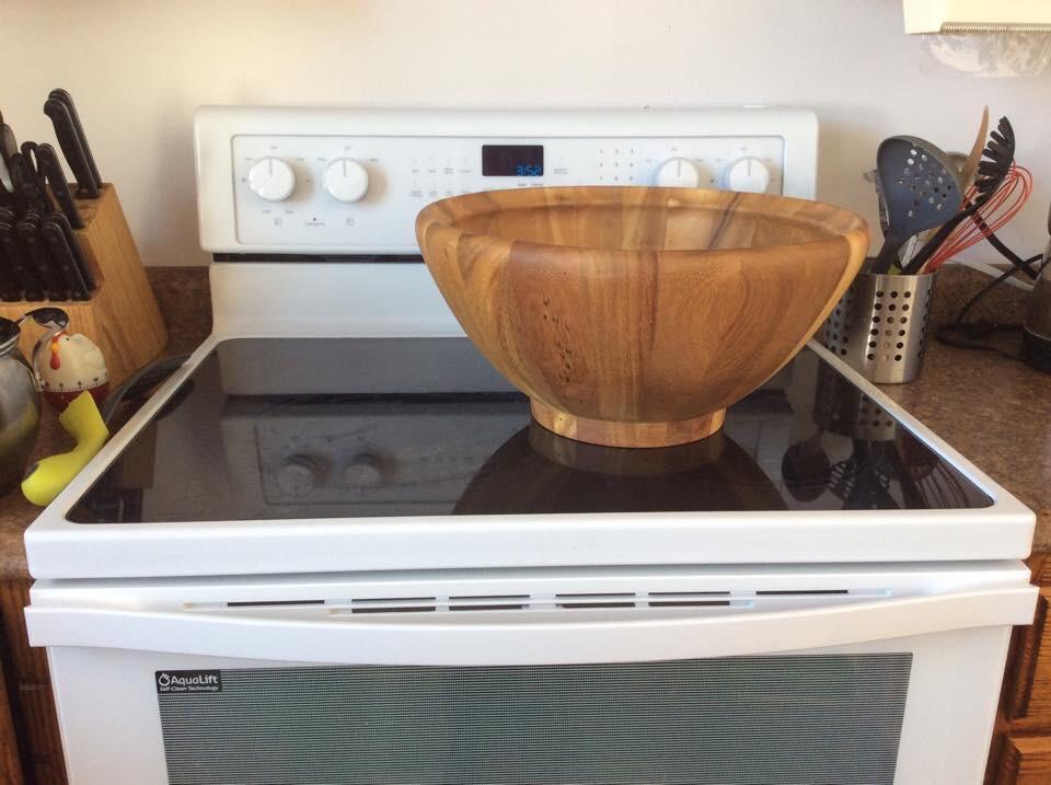 Ironwood Salinas Extra Large Fruit and Salad Bowl, Acacia Wood customer photo 2