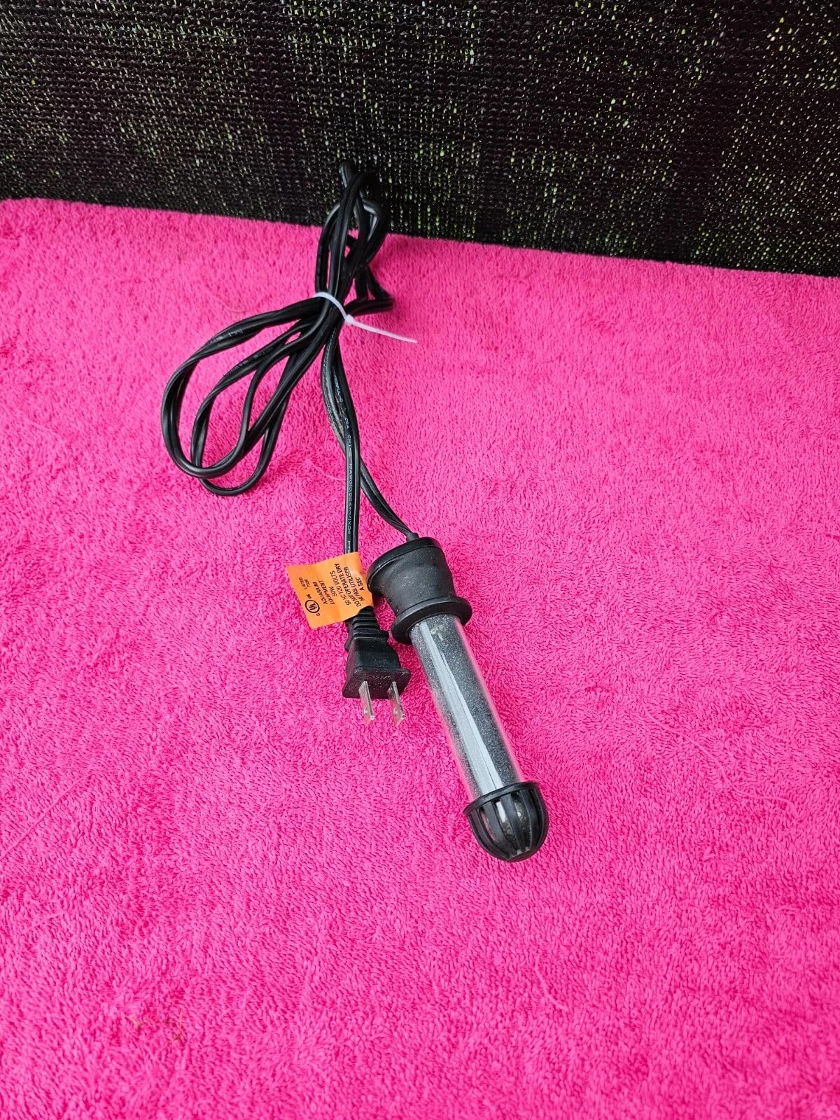 Tetra 26446 HT Submersible Aquarium Heater With Electronic Thermostat, 100-Watt, Multicolor, 10-30 Gallon customer photo 1