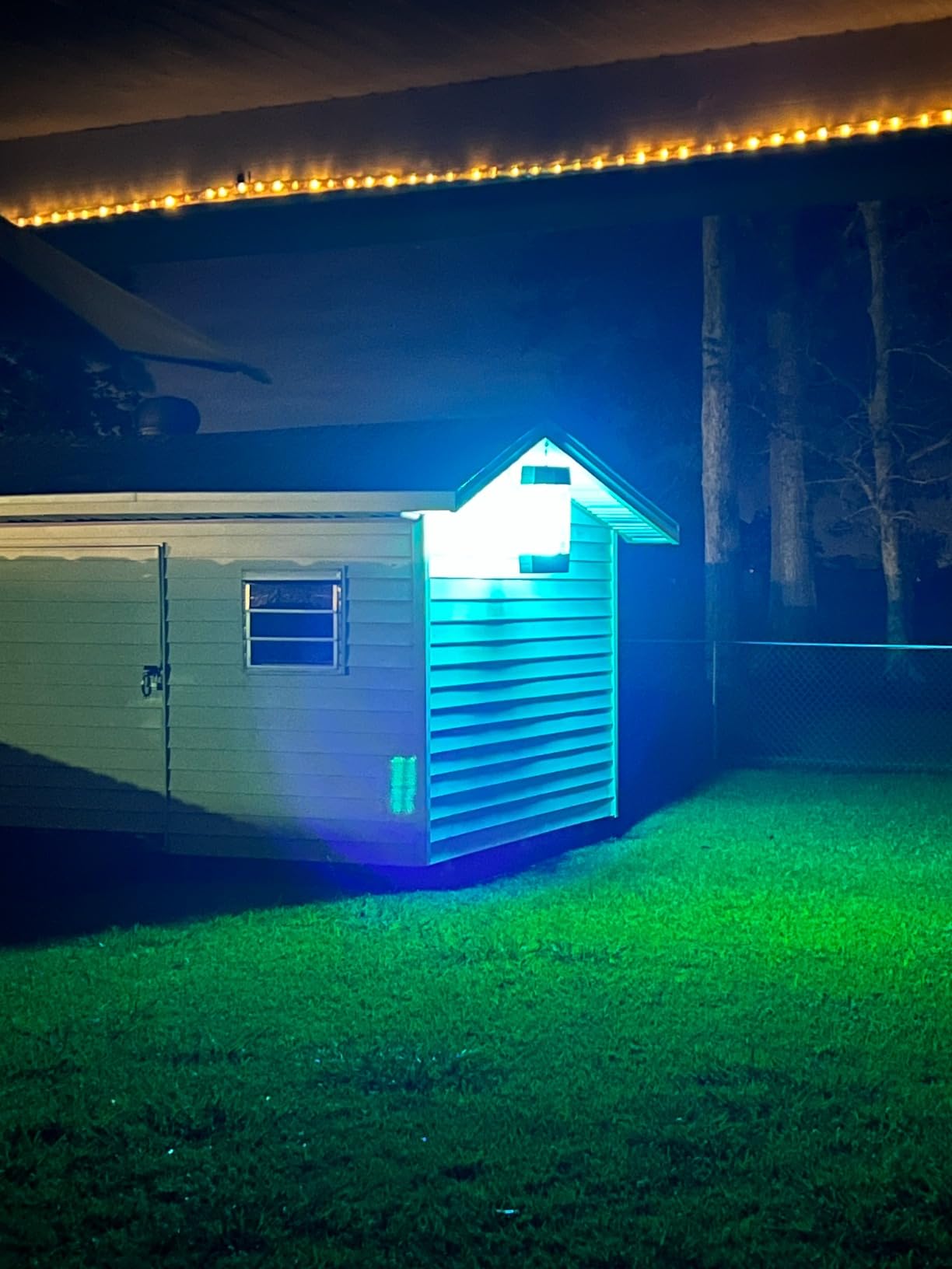 Flowtron Indoor/Outdoor Fly Control, 2000 sq.ft Indoor & 2 Acre Outdoor Insect Control with Dual Lure Method, 120W UV Light & Fly Sex Lure/Octenol for Flies and Mosquitoes, UL Certified customer photo 2