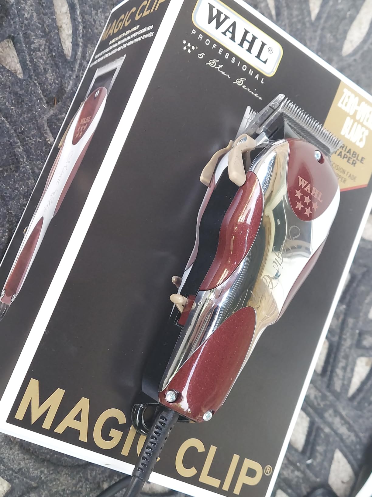 Wahl Professional 5 Star Series Magic Clip Precision Fade Clipper with Zero Overlap Adjustable Blades, Corded Operation, V9000 Motor, Chrome customer photo 1