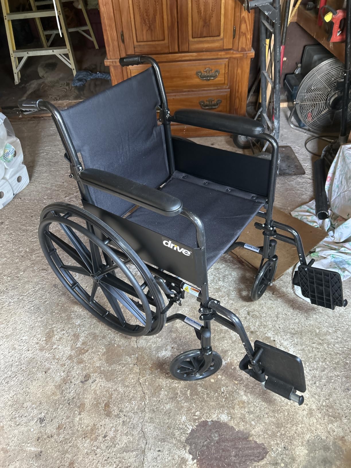 Drive Medical Silver Sport 1 Folding Transport Wheelchair - Lightweight Mobility Support - Full Armrests - Removable Swing-Away Footrests - Durable Steel Construction - Compact Folding Frame - Black customer photo 2