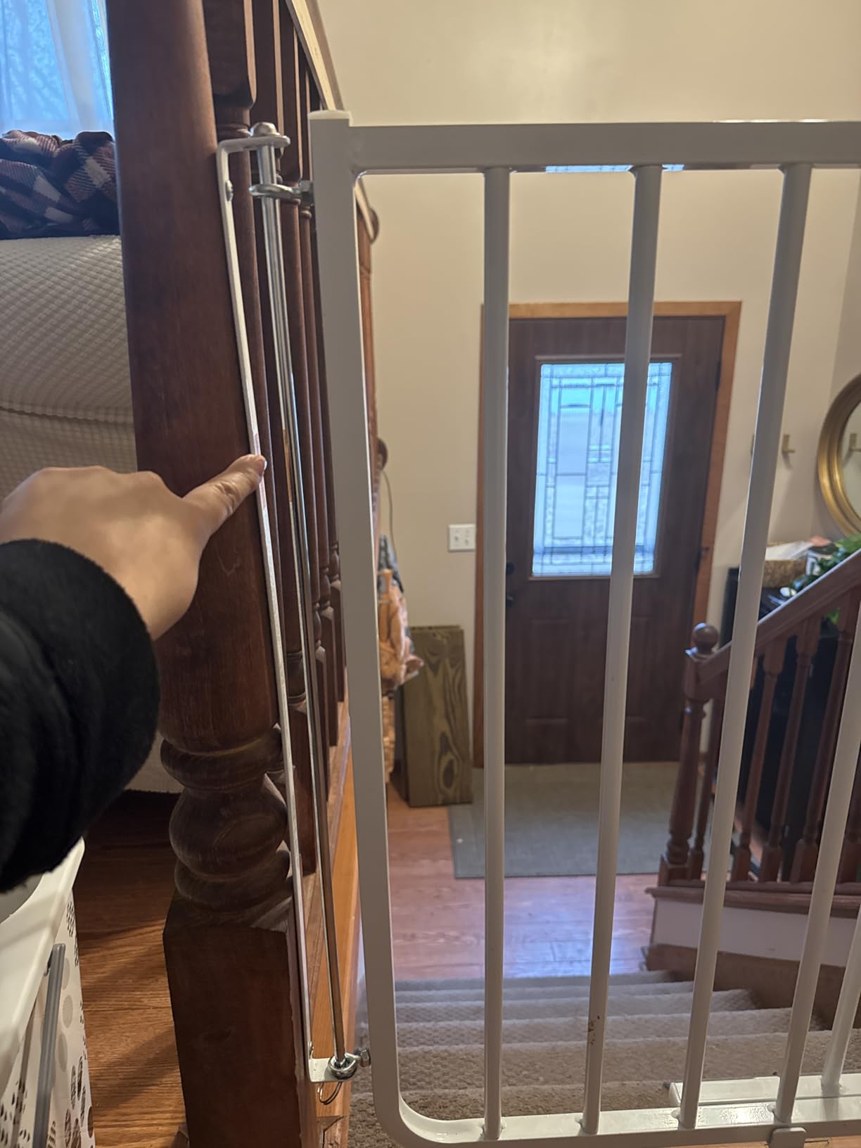 Cardinal Gates SS30 Stairway Special Baby and Pet Gate, 27-42.5 in, White customer photo 2