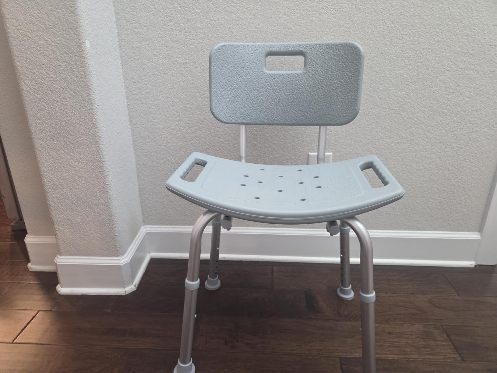 Drive Medical Shower Chair with Back - Adjustable Bathroom Bench - Suction Feet - Lightweight Durable Construction - Comfortable Contoured Seat - Grey customer photo 2