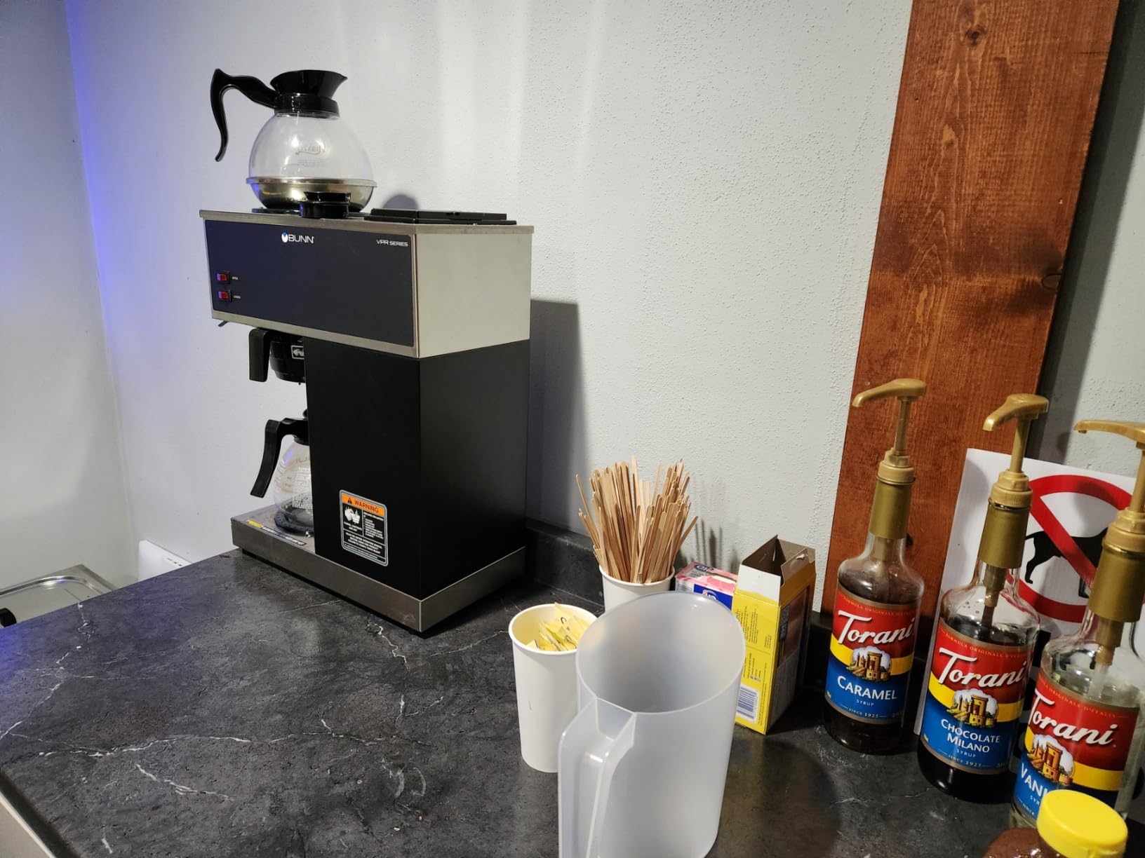 BUNN 33200.0015 VPR-2GD 12-Cup Pourover Commercial Coffee Brewer with Upper and Lower Warmers and Two Glass Decanters customer photo 2