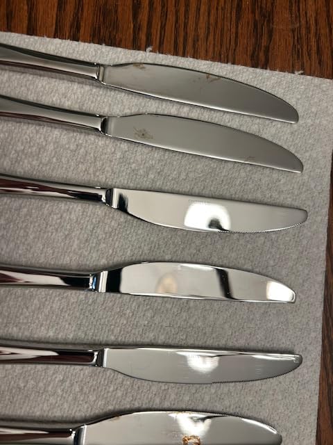 Oneida Moda 65-Piece 18/10 Silverware Set for 12, Flatware, mirror finish, dishwasher safe, includes serving spoons and utensil set, heavy duty, cutlery set for kitchen and dining customer photo 2