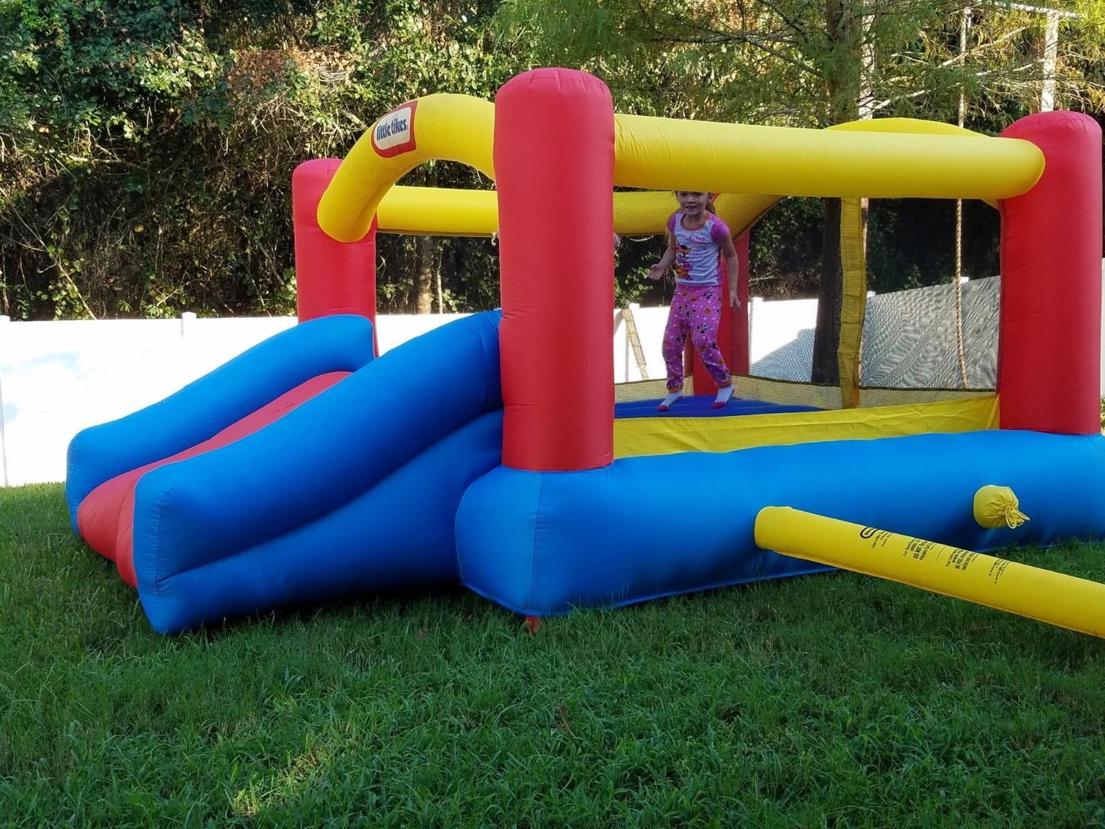Little Tikes Jump 'n Slide Inflatable Bouncer Includes Heavy Duty Blower With GFCI, Stakes, Repair Patches, And Storage Bag, for Kids Ages 3-8 Years customer photo 1