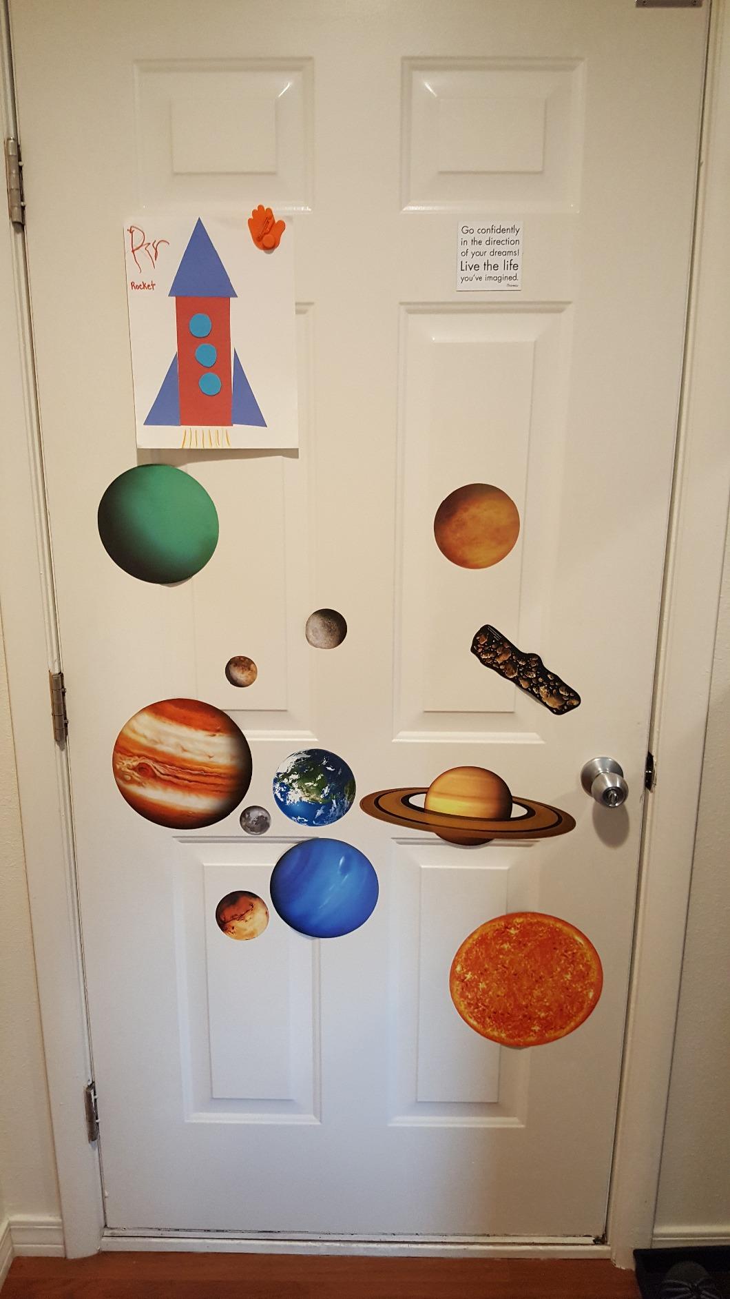 Learning Resources Giant Magnetic Solar System - STEM Planets, Earth and Sun Model, Astronomy Gifts, Montessori Science, Teacher Supplies, Space Classroom Must Haves, Educational Activity customer photo 1